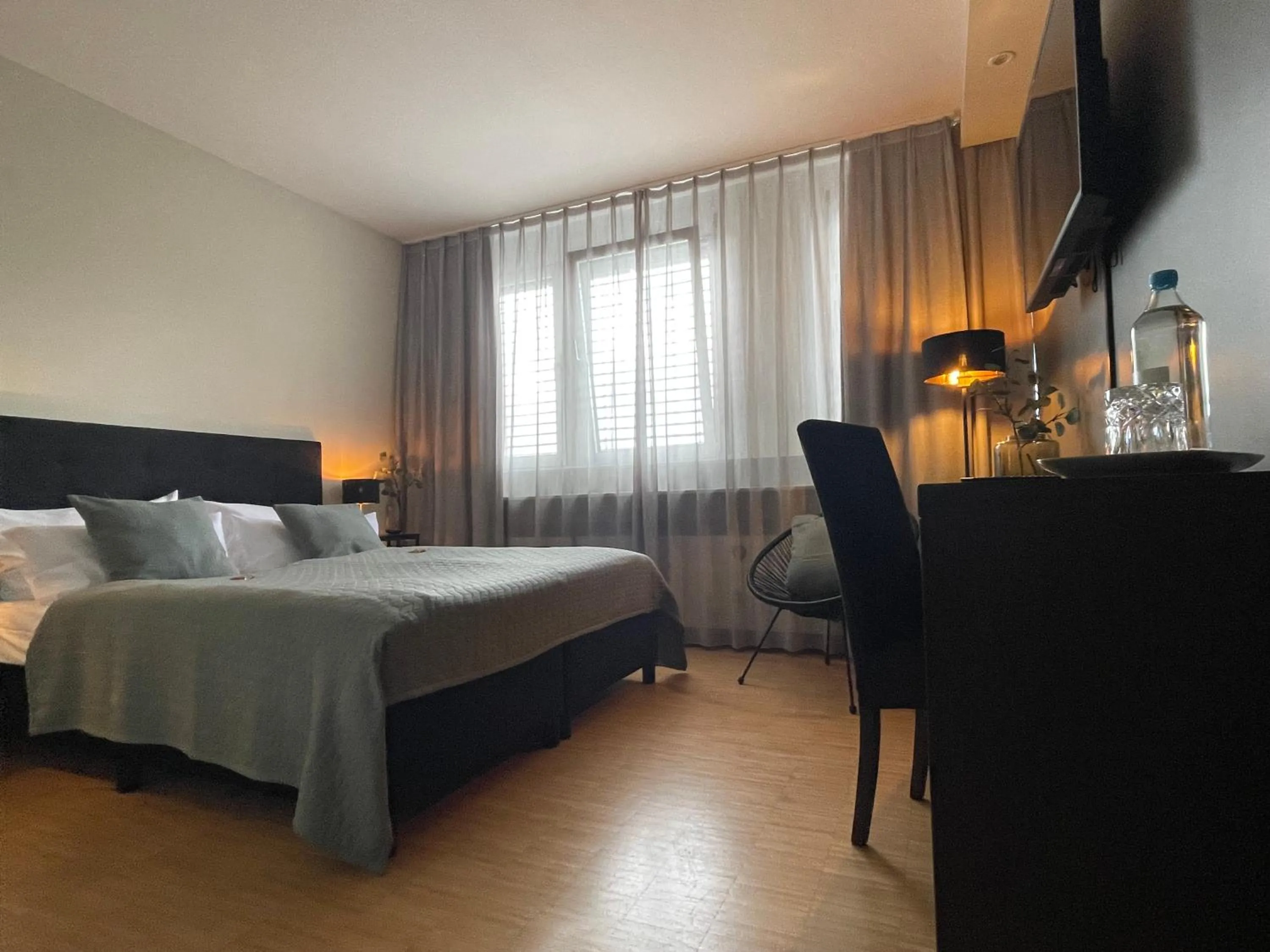 Bed in Paragon Apartments