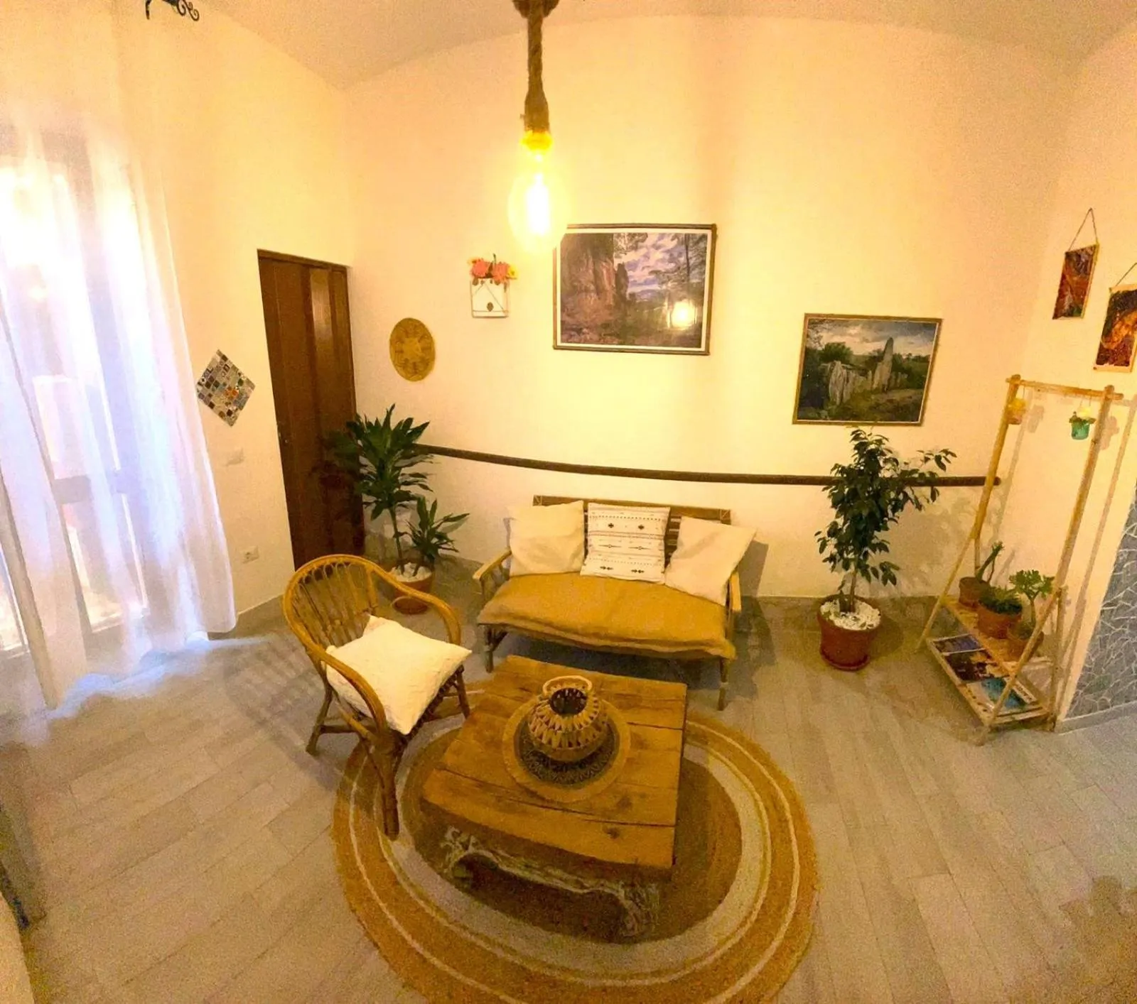 Communal lounge/ TV room in Khorakhanè