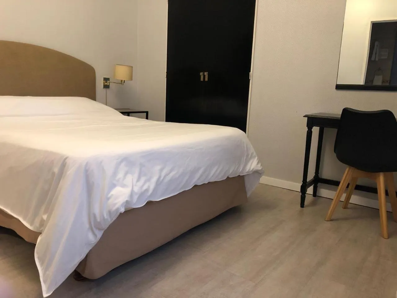 Bed in Hotel La Perla