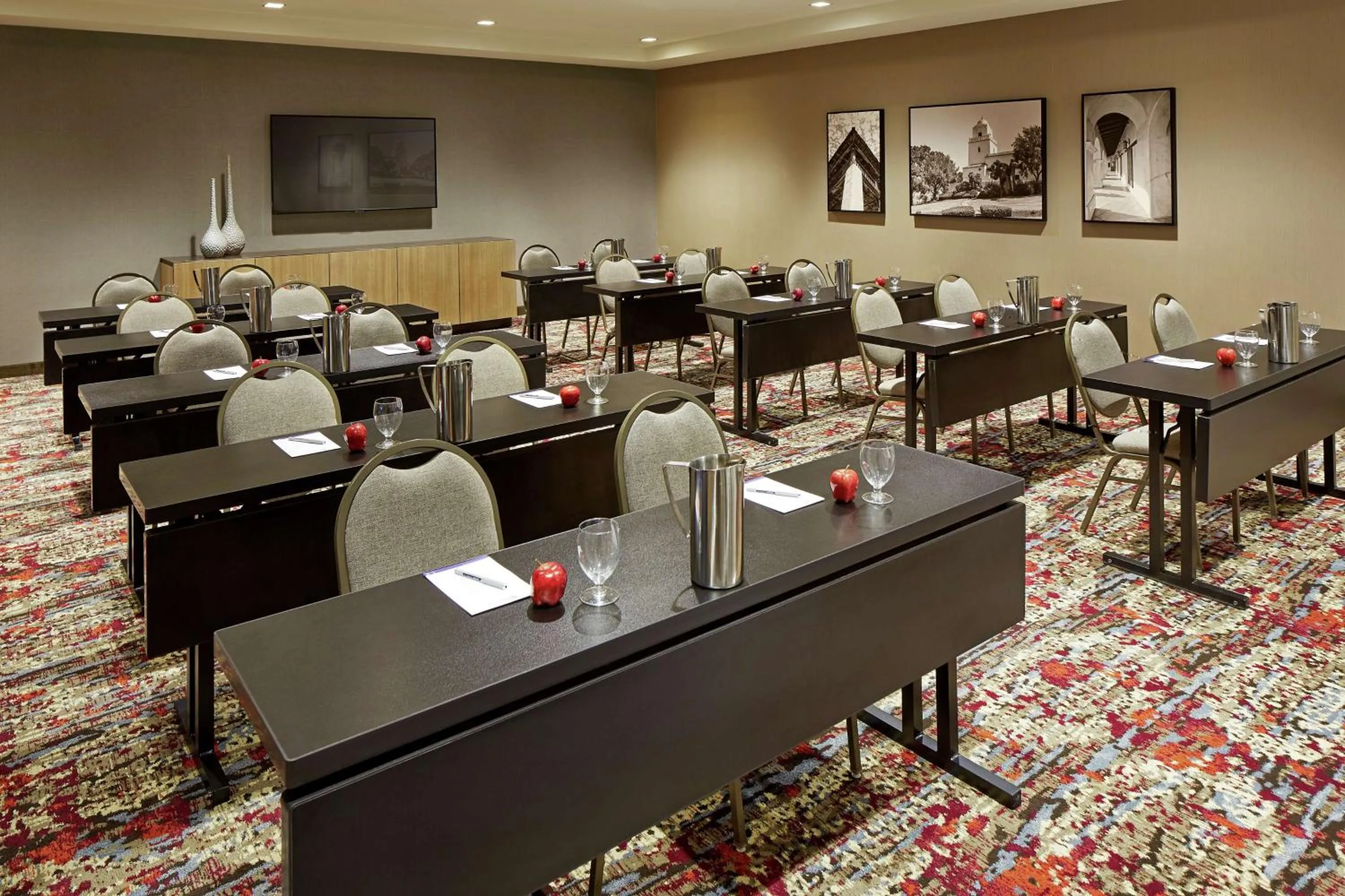 Meeting/conference room in Hilton Garden Inn San Diego Old Town/Sea World Area