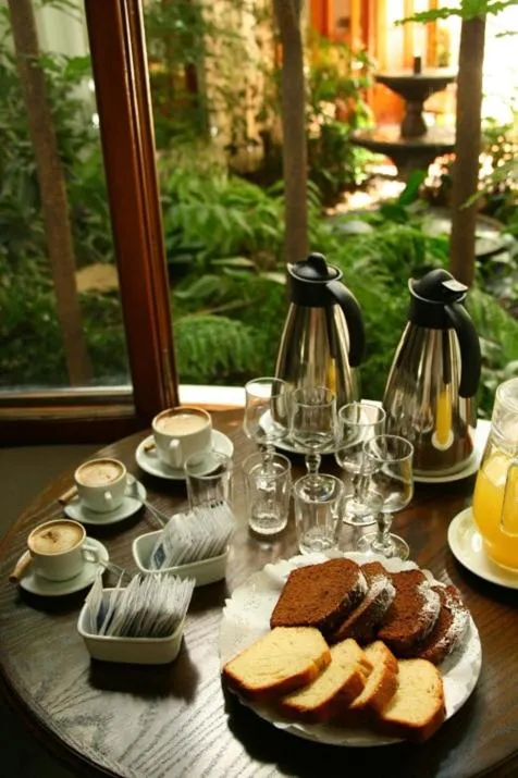 Restaurant/places to eat in Hotel Presidente