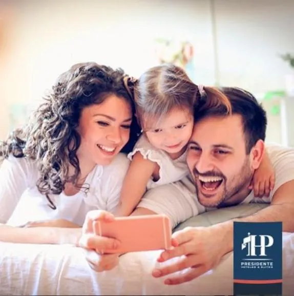 People in Hotel Presidente