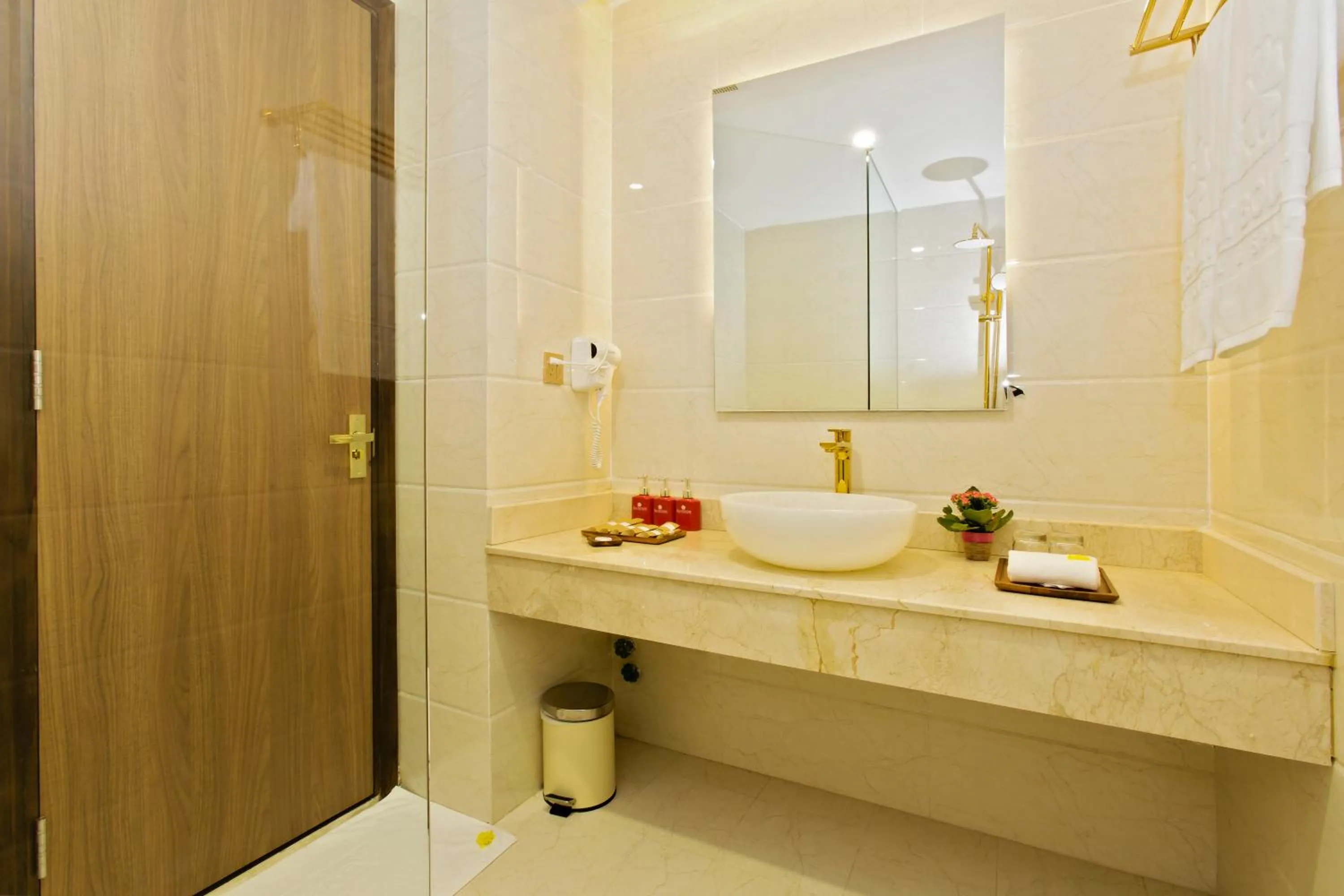 Bathroom in Ally Beach Boutique Hotel Hoian