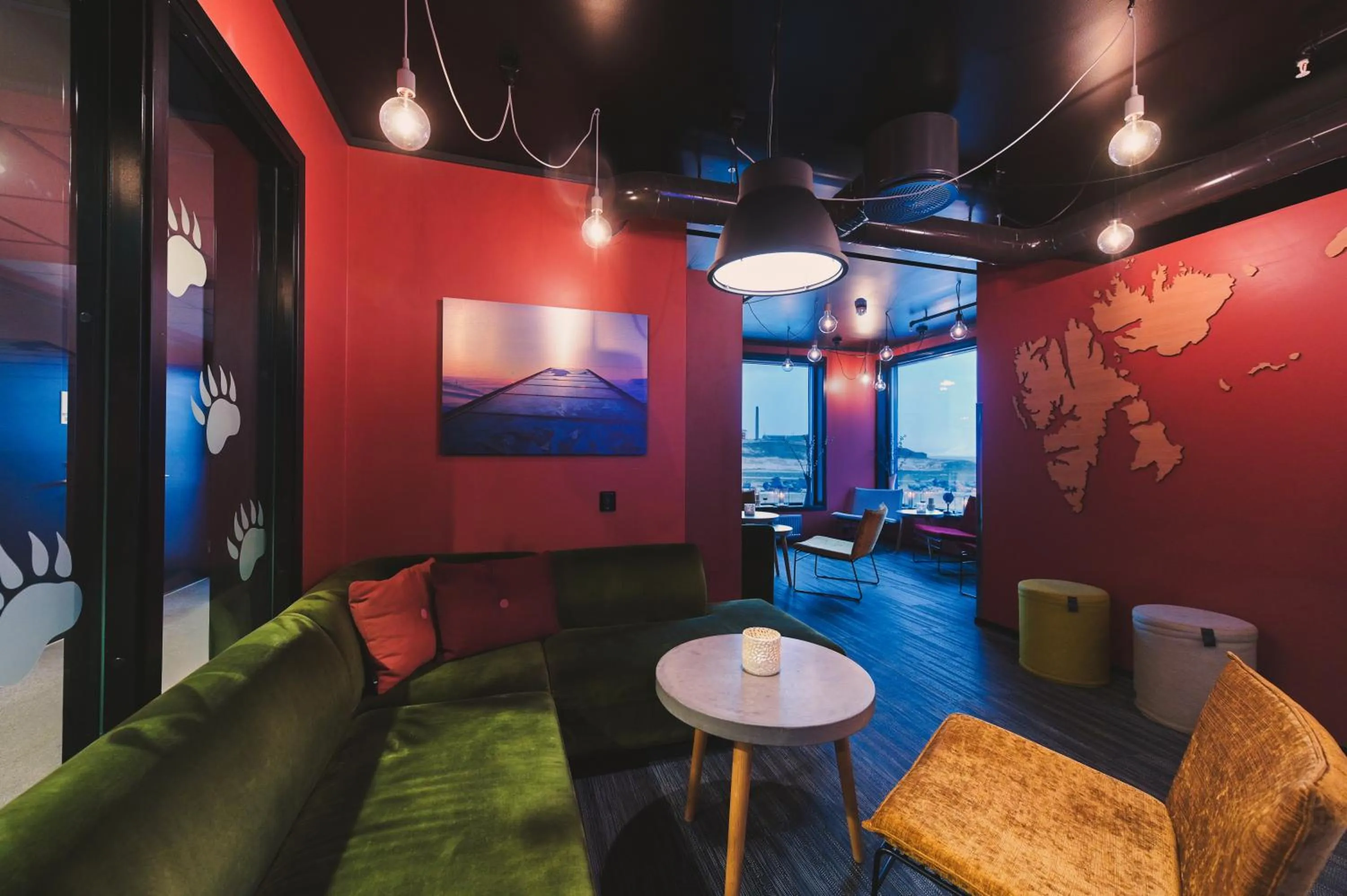 Lobby or reception in Svalbard Hotell | The Vault