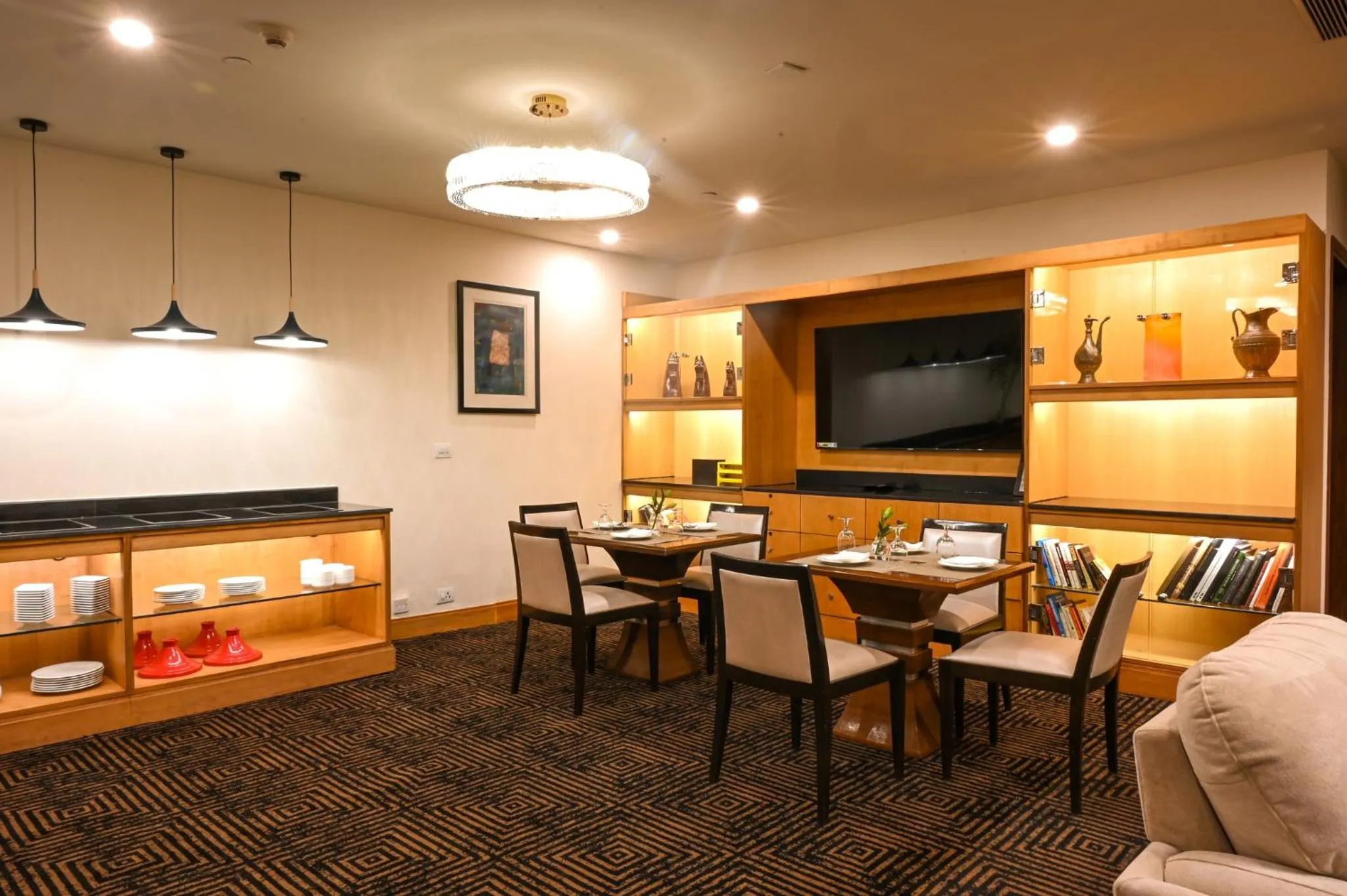 Meeting/conference room in Crowne Plaza Today Gurugram by IHG