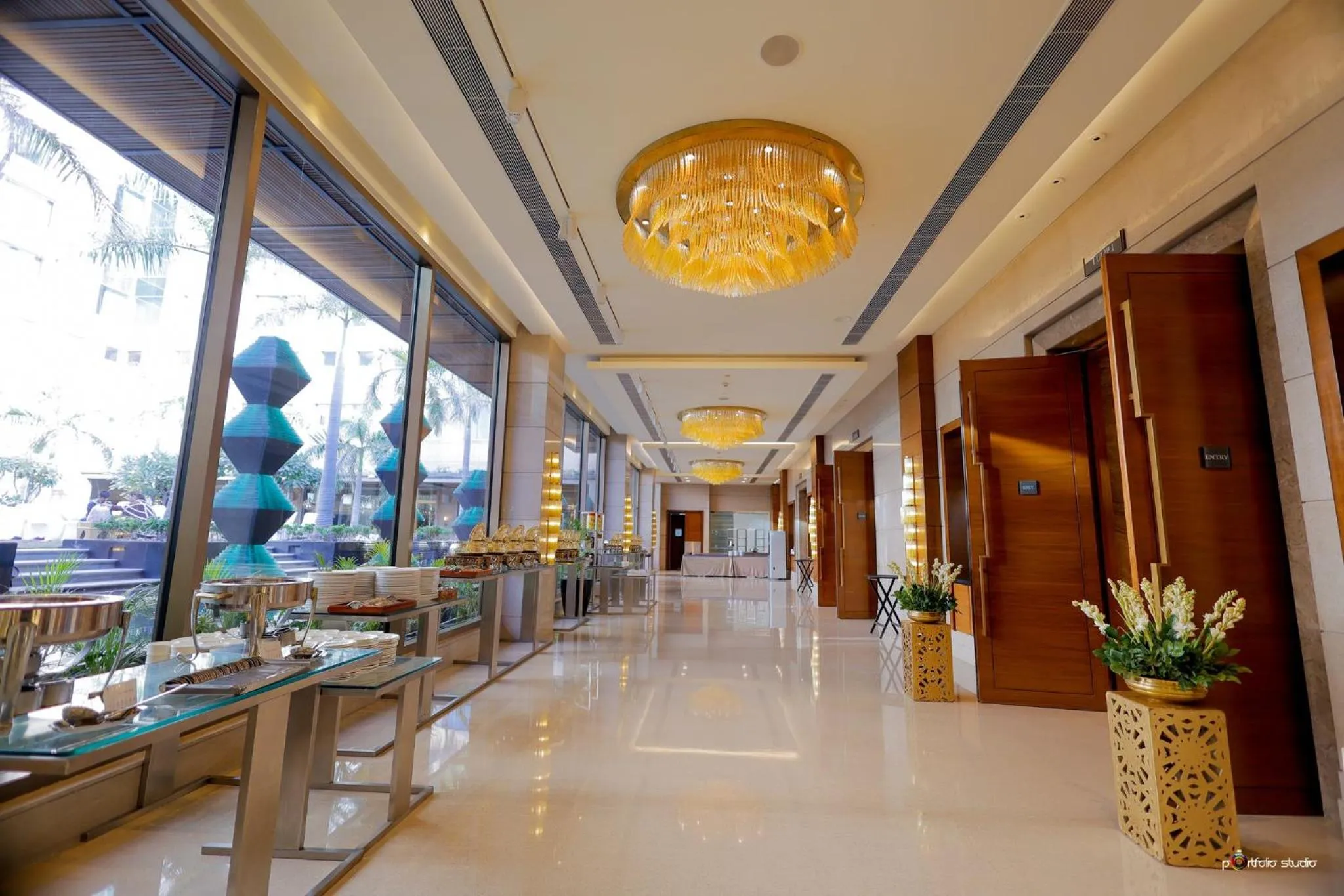 Meeting/conference room in Crowne Plaza Today Gurugram by IHG