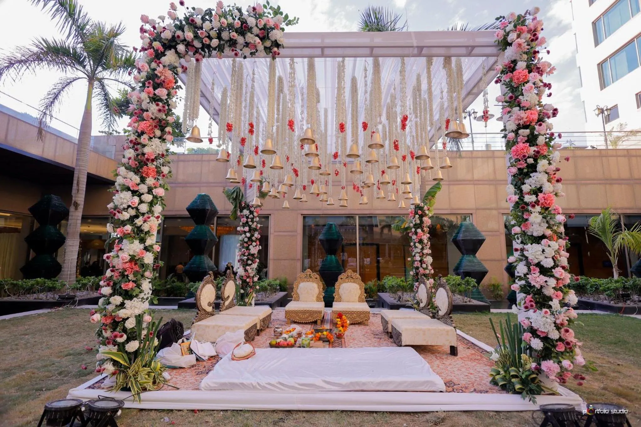 Restaurant/places to eat in Crowne Plaza Today Gurugram by IHG