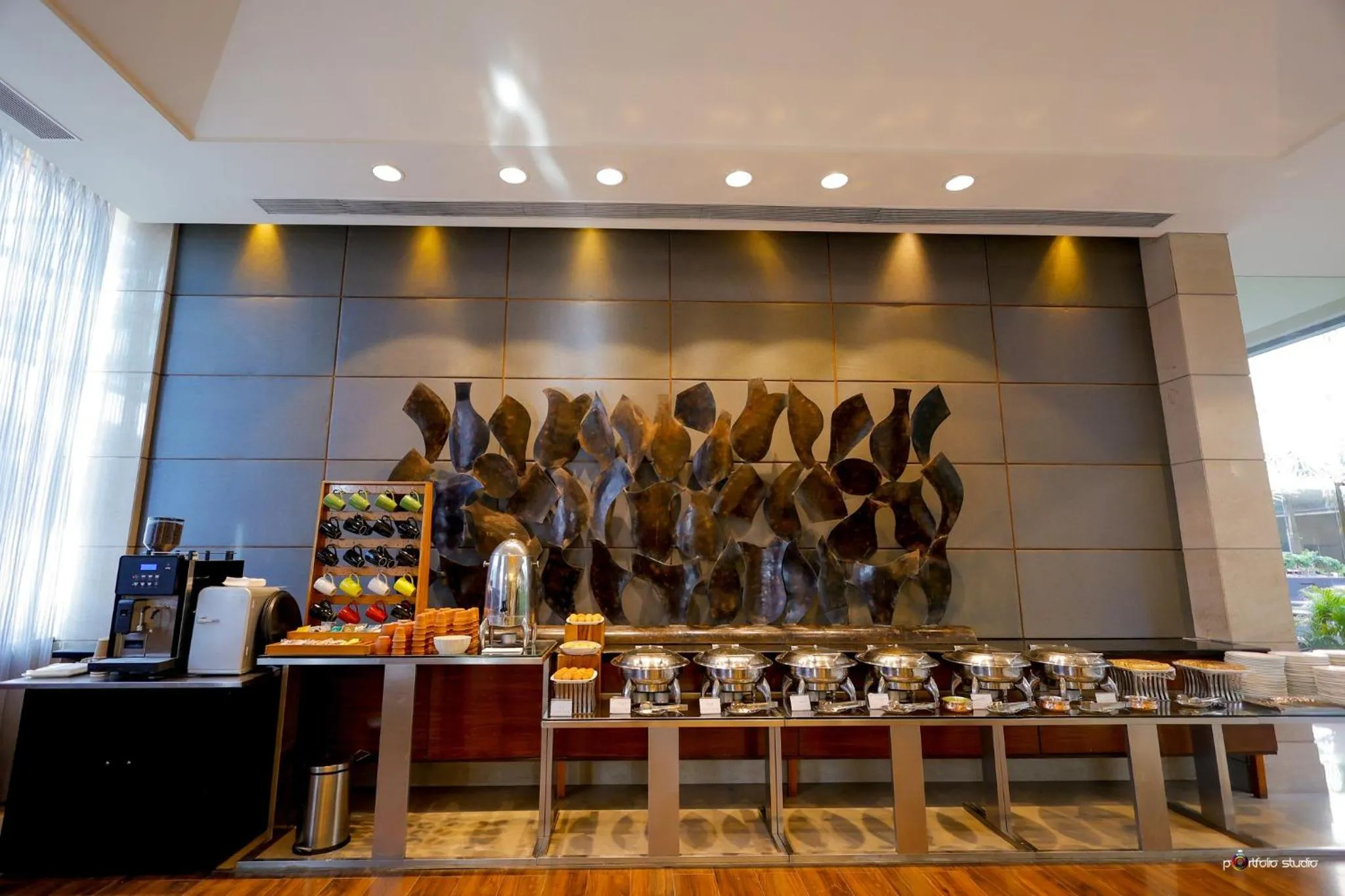 Meeting/conference room in Crowne Plaza Today Gurugram by IHG