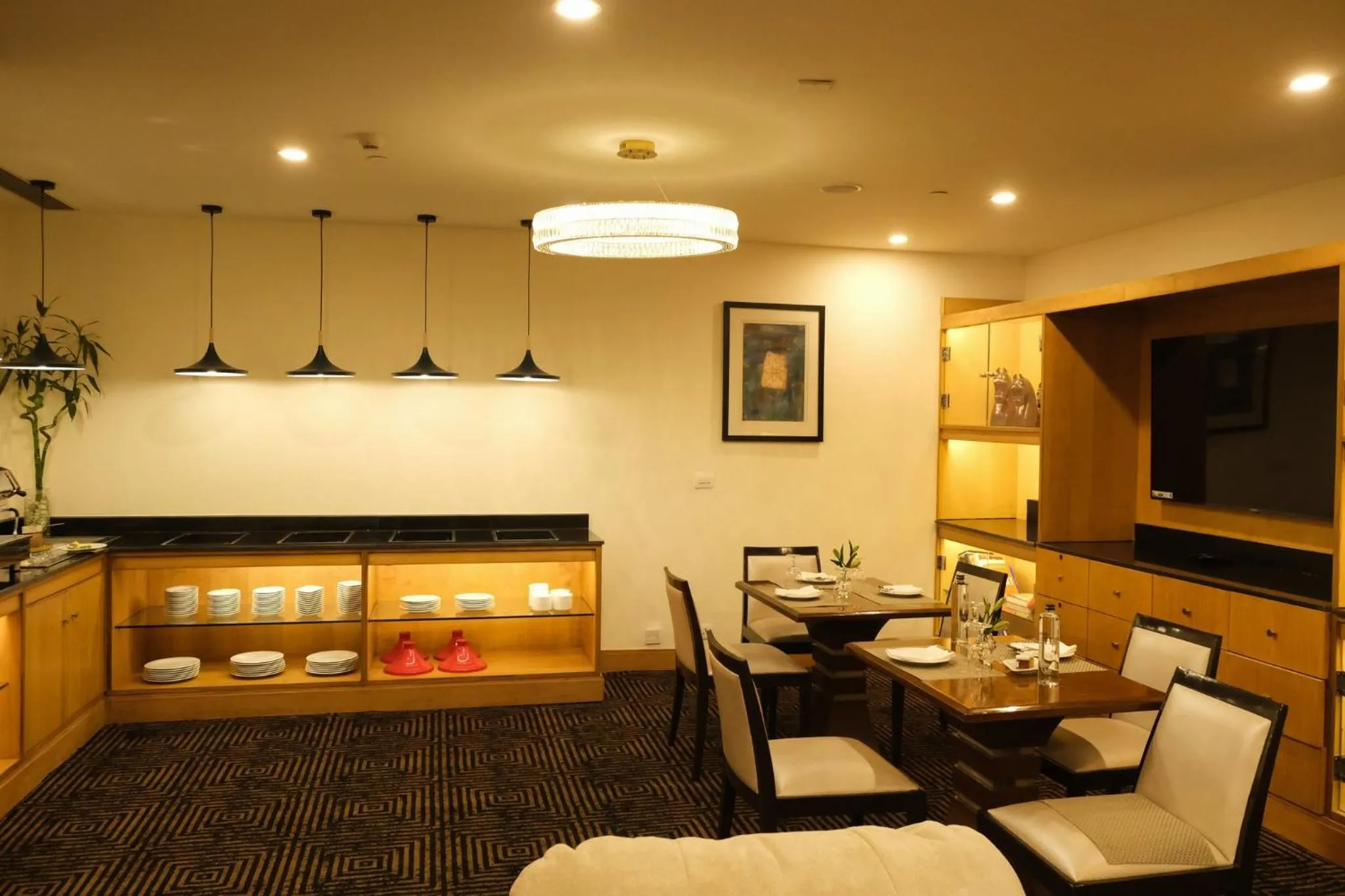 Meeting/conference room in Crowne Plaza Today Gurugram by IHG