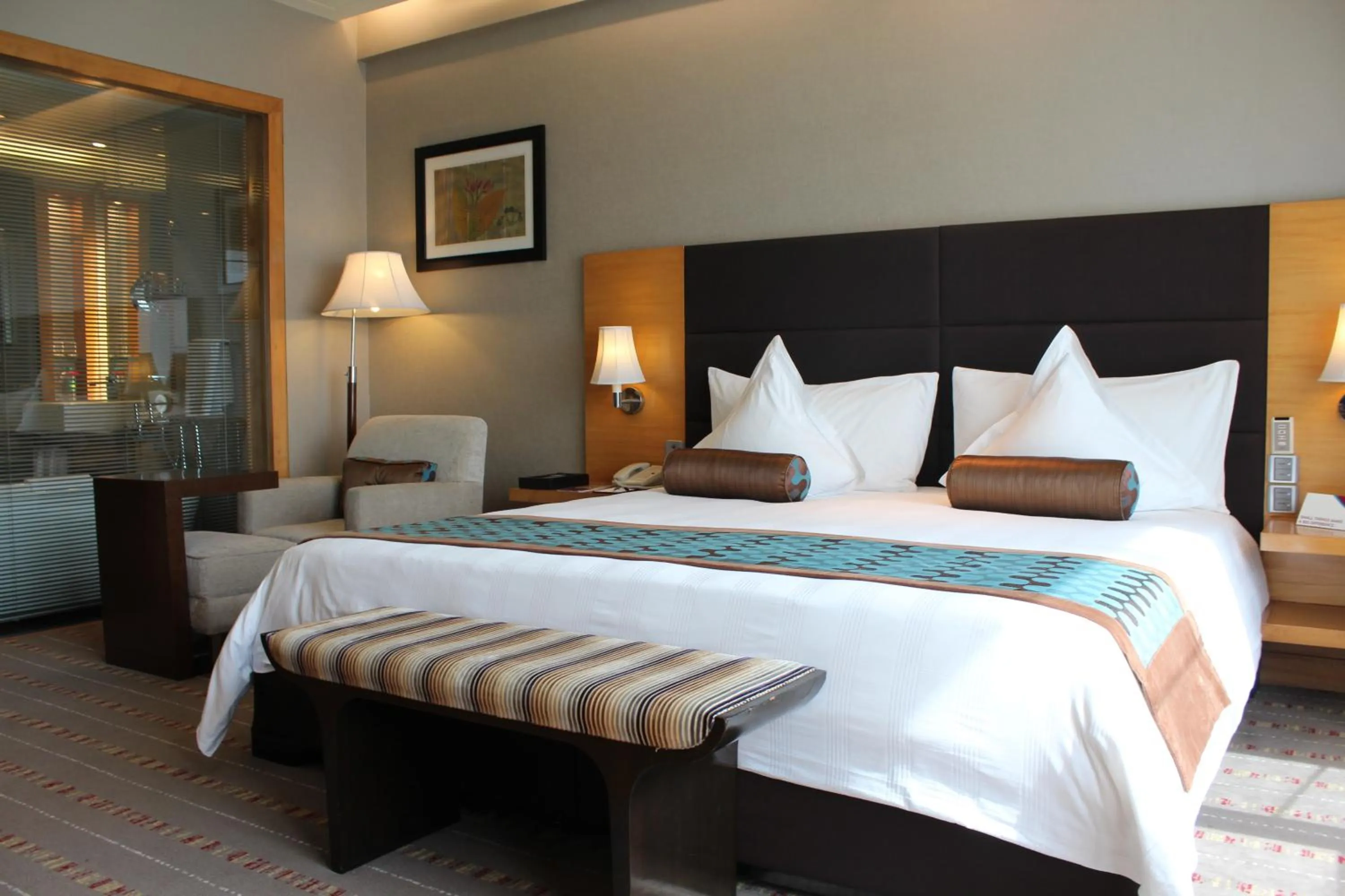 Bed in Crowne Plaza Today Gurugram by IHG