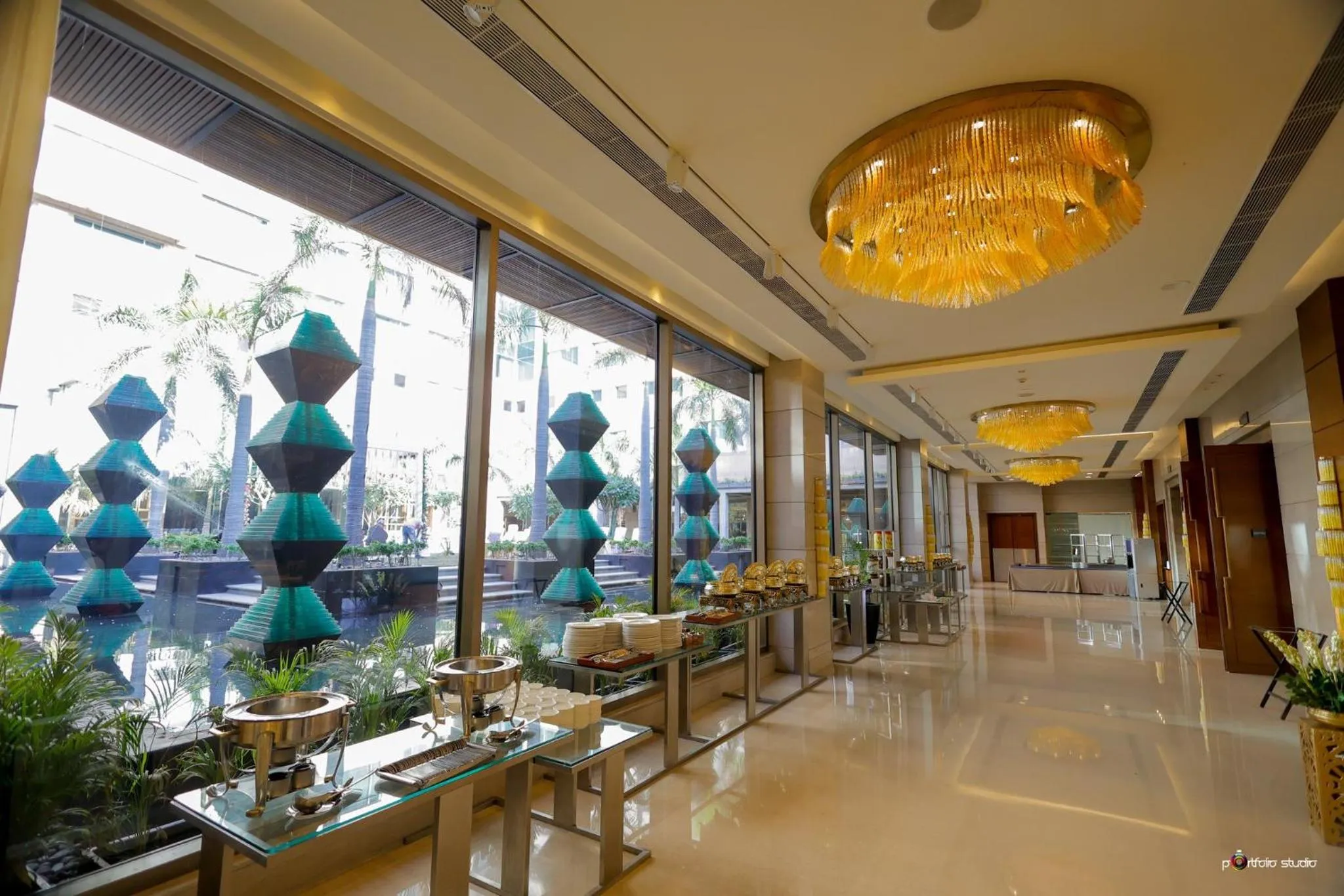 Meeting/conference room in Crowne Plaza Today Gurugram by IHG