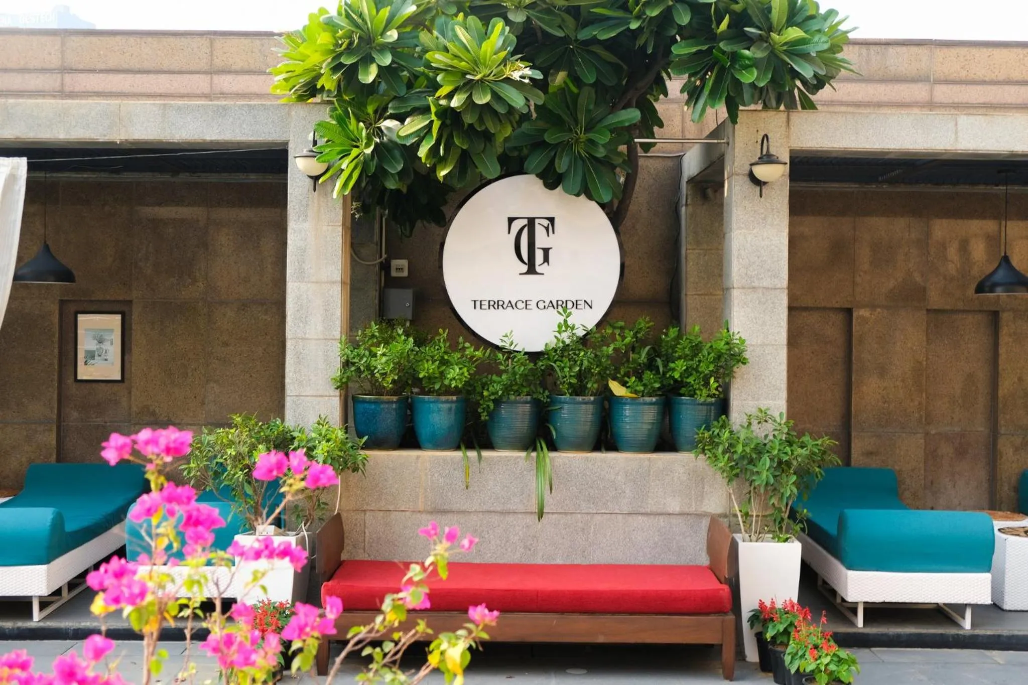 Restaurant/places to eat in Crowne Plaza Today Gurugram by IHG