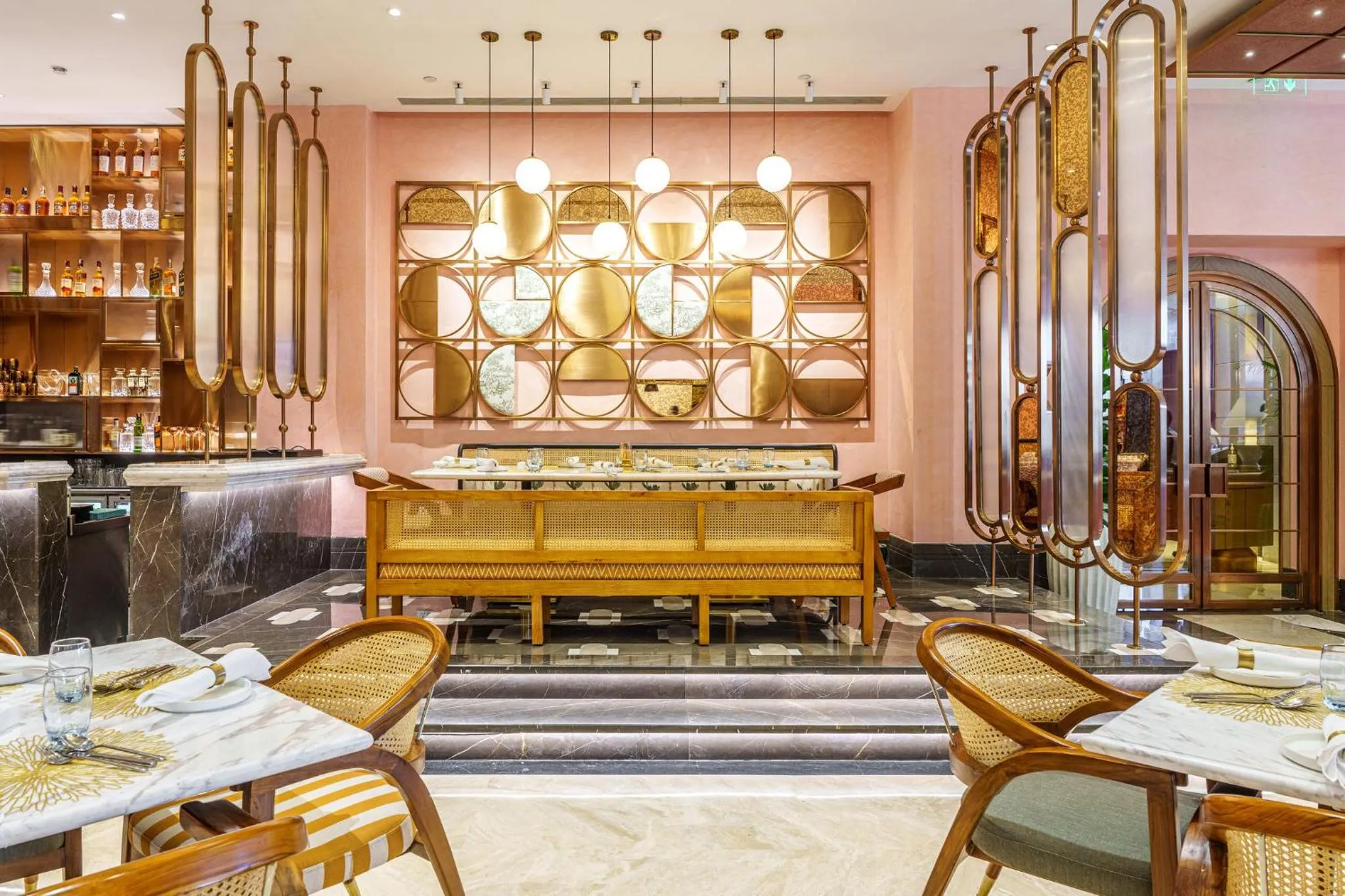 Restaurant/places to eat in Crowne Plaza Today Gurugram by IHG