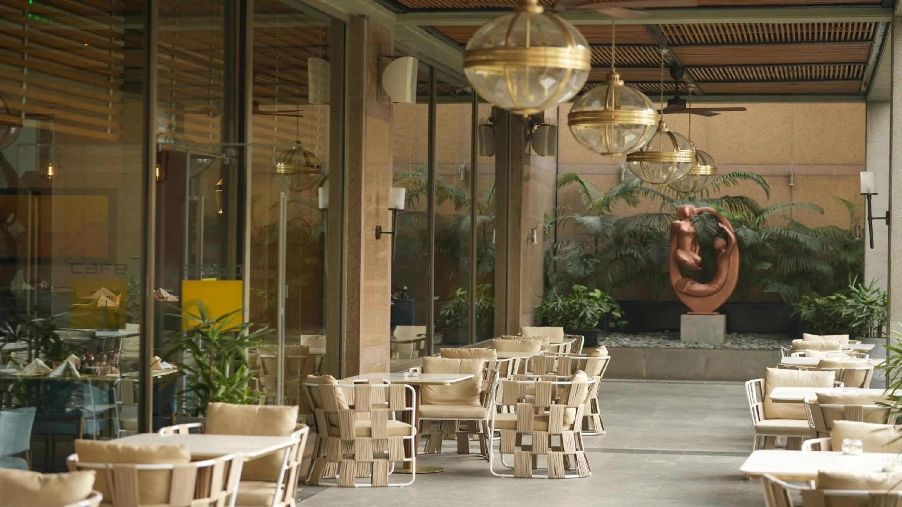 Restaurant/places to eat in Crowne Plaza Today Gurugram by IHG