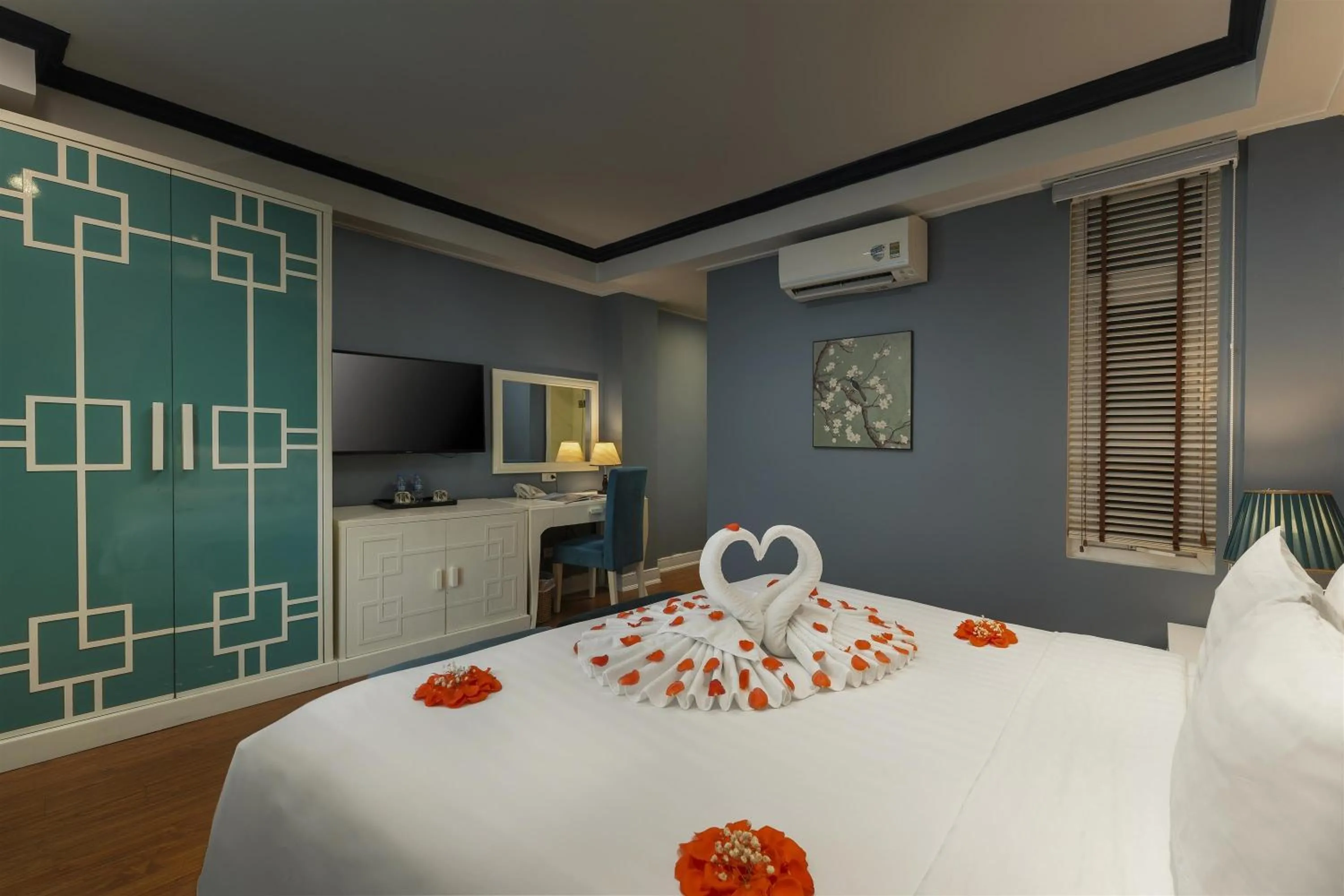 Bed in Hanoi La Selva Hotel