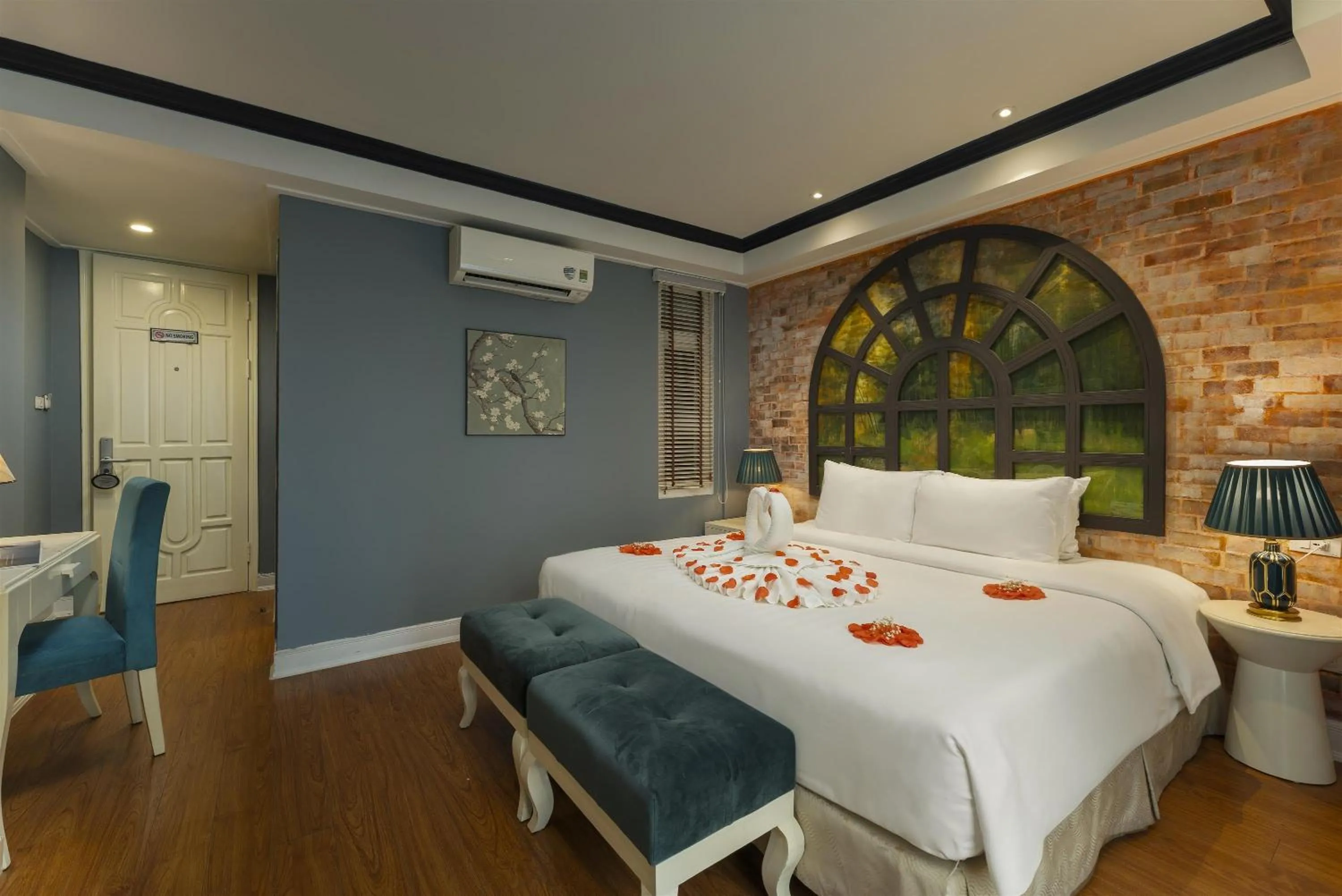 Bed in Hanoi La Selva Hotel