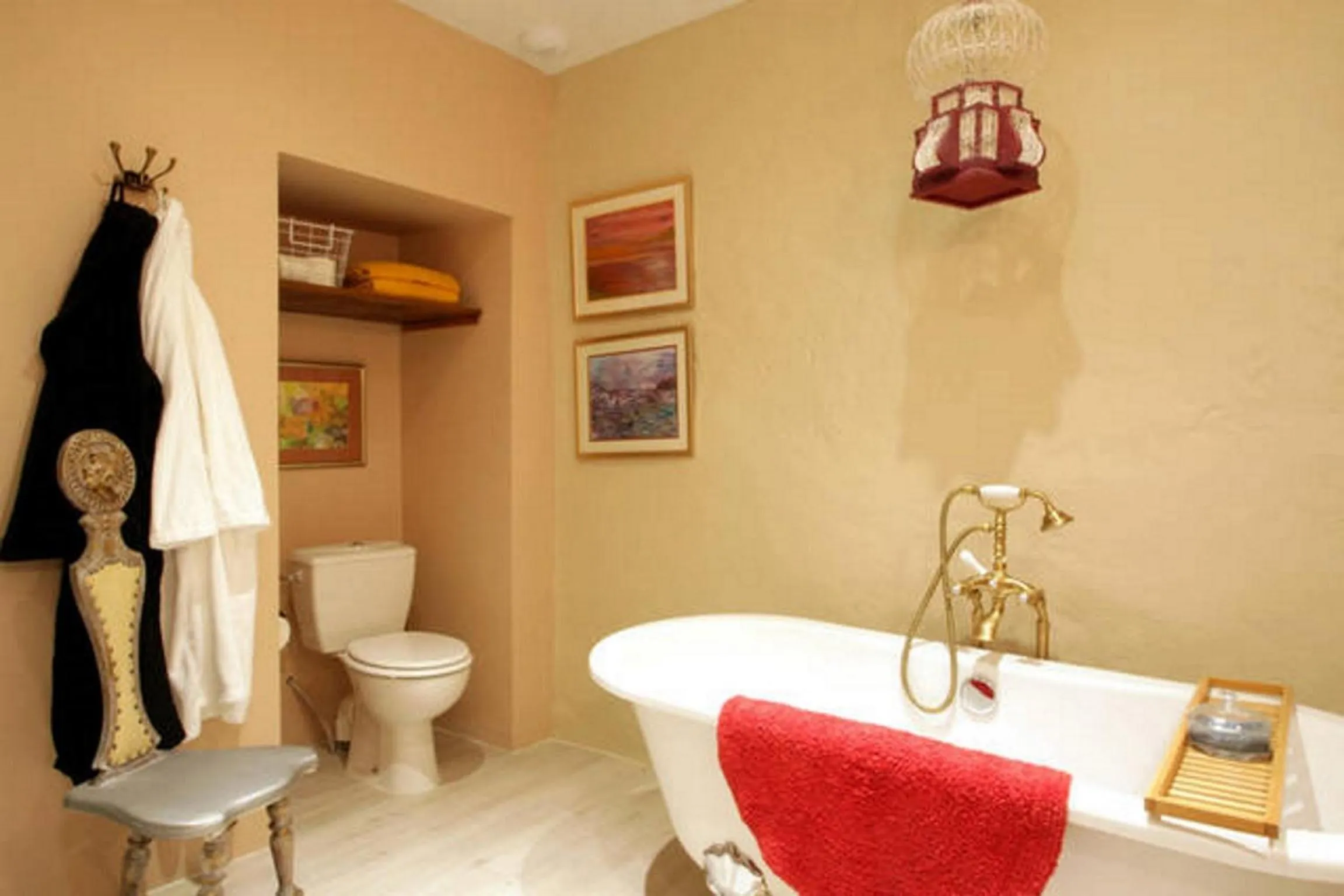 Bathroom in Maison de Textile