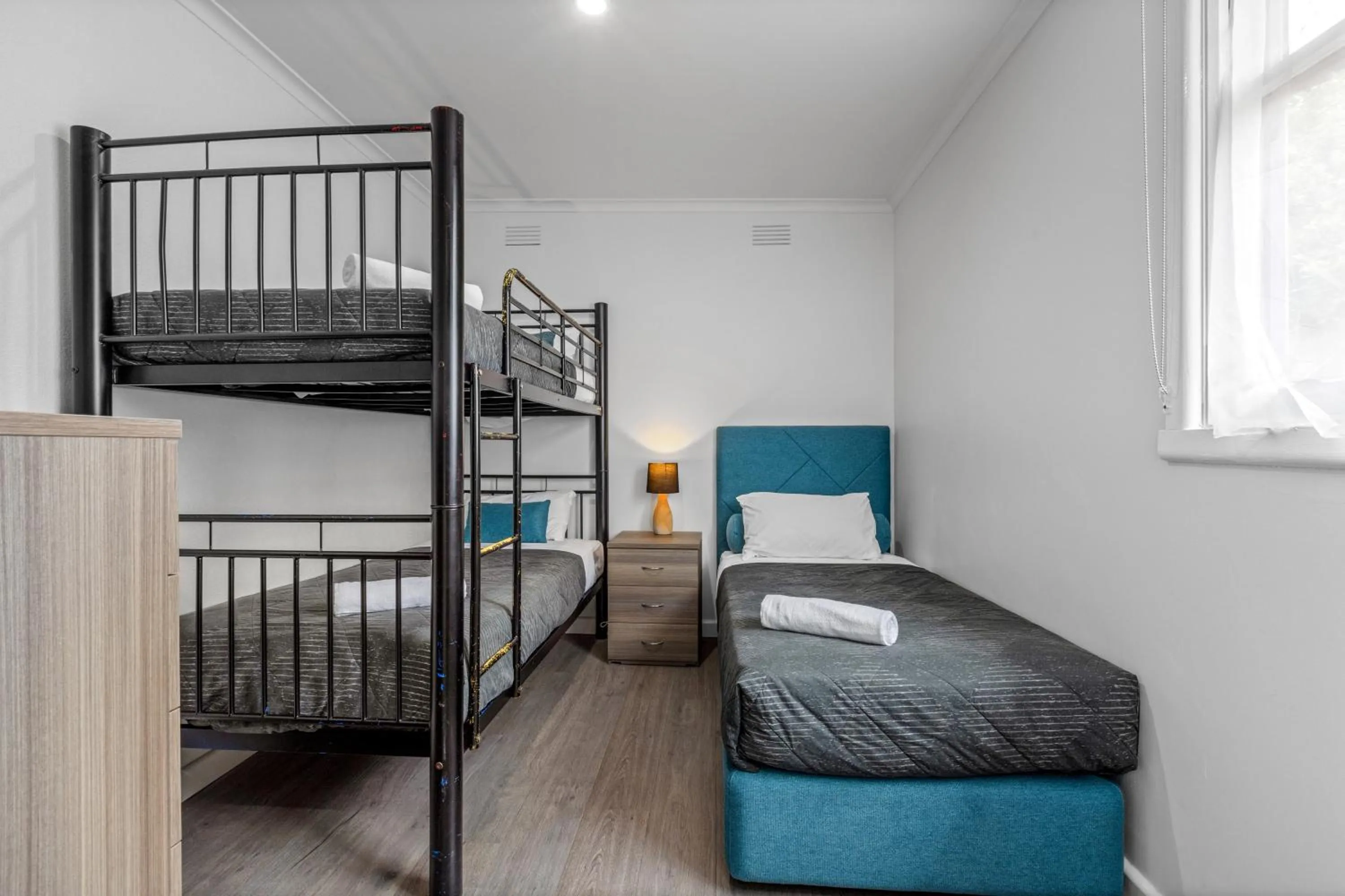 Bedroom, Bed in Rosebud Motel