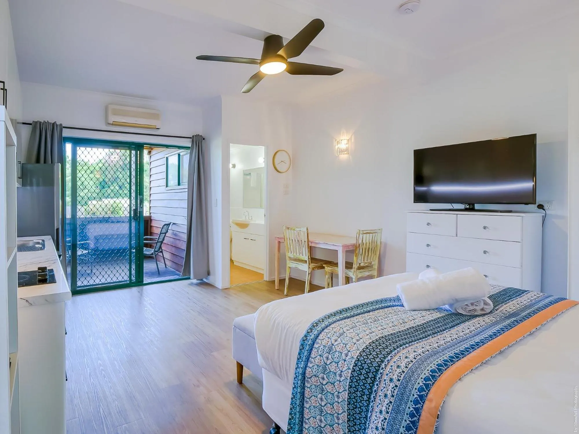 Natural landscape, Bed in Boat Harbour Studio Apartments and Villas