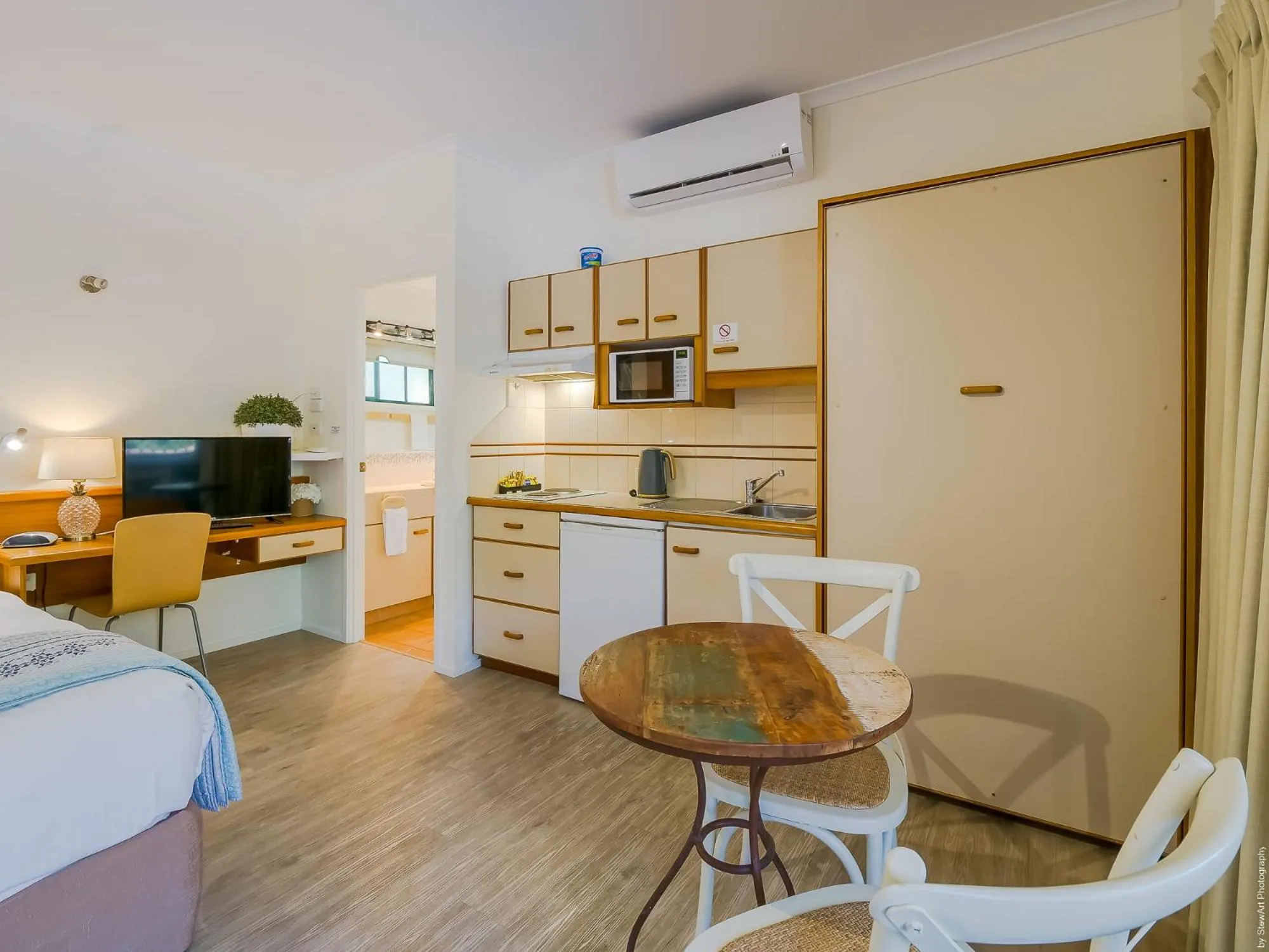 Kitchen or kitchenette in Boat Harbour Studio Apartments and Villas