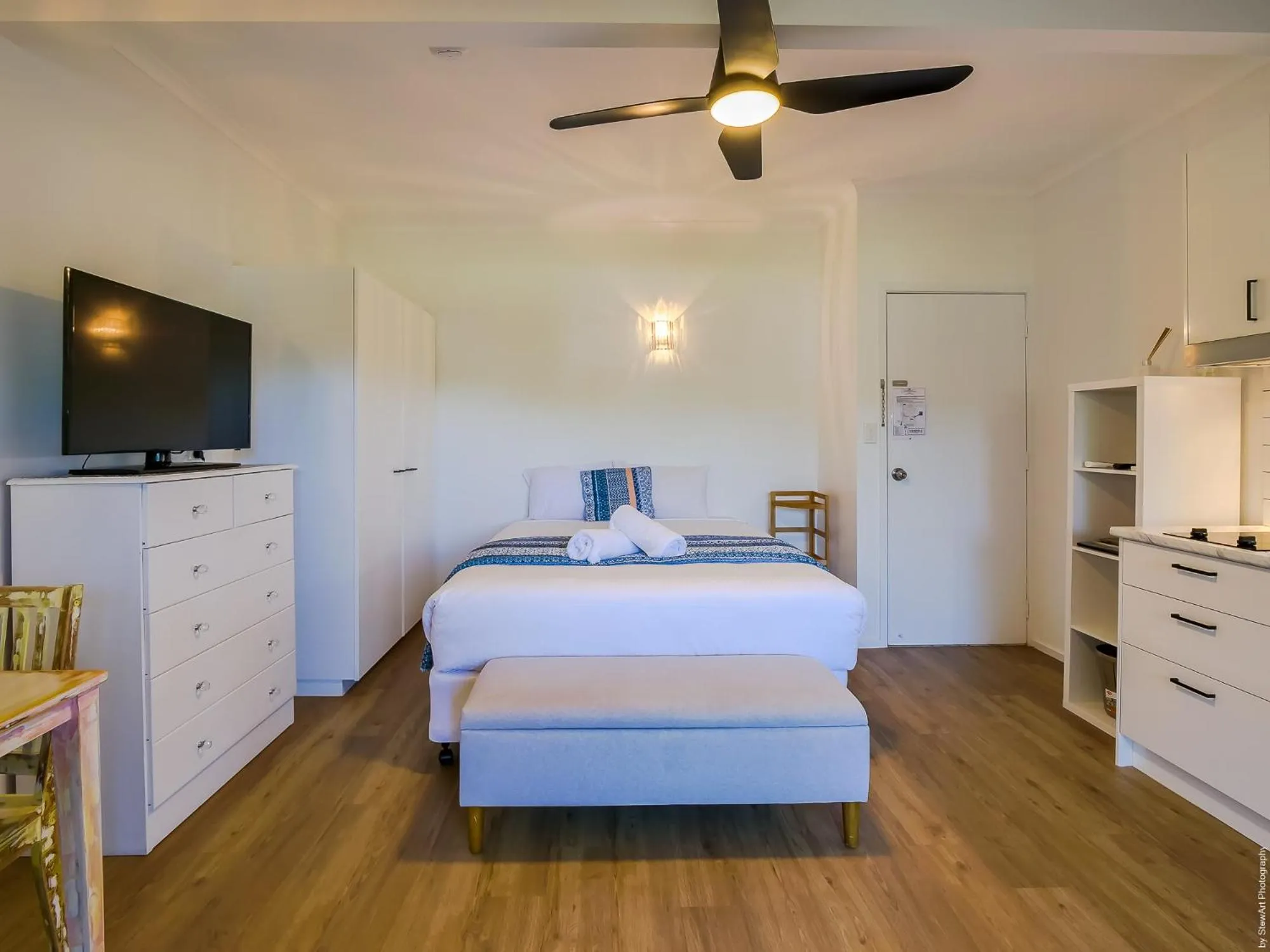Bed in Boat Harbour Studio Apartments and Villas