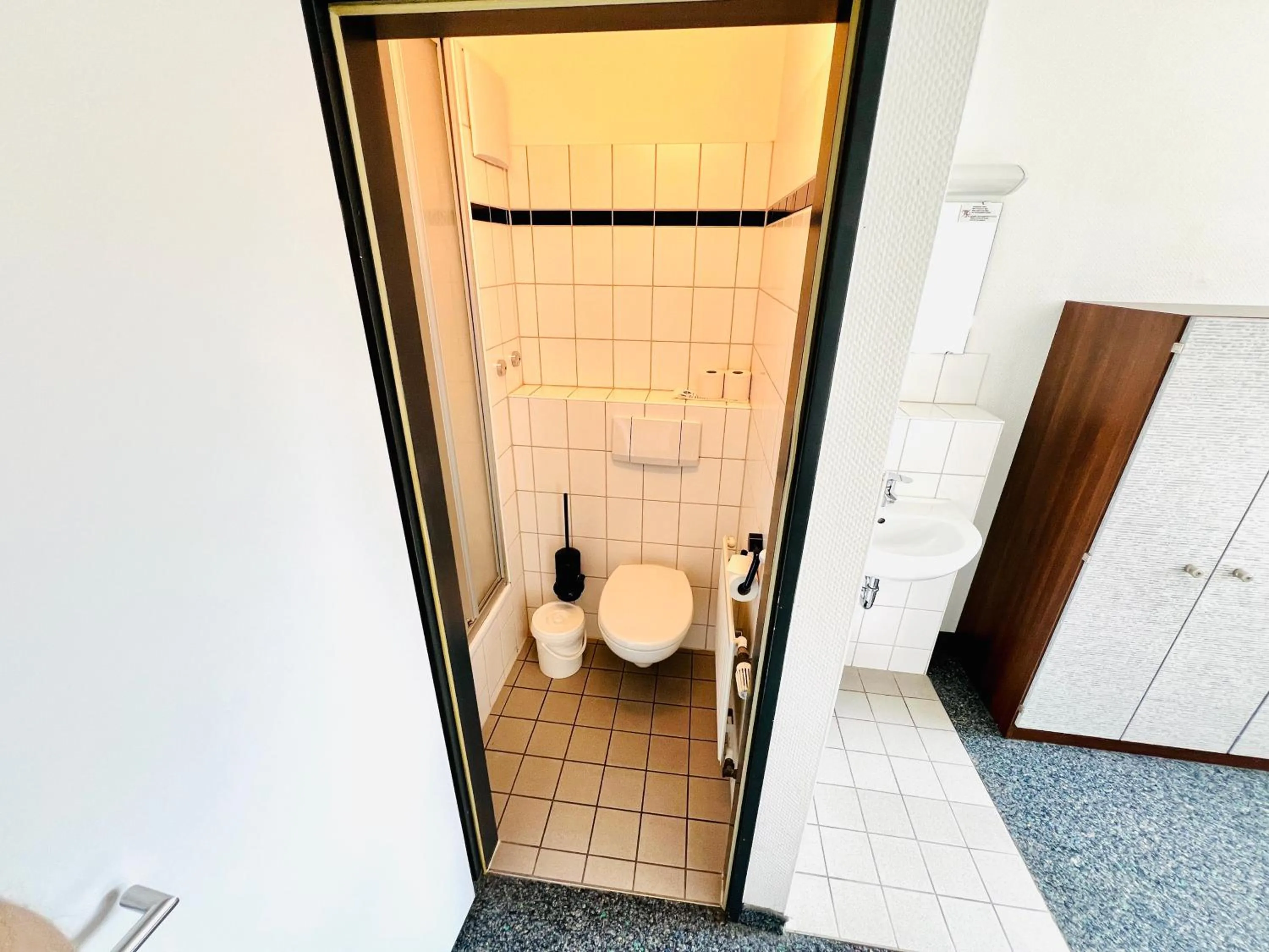 Bathroom in Jugendherberge City-Hostel Köln-Riehl