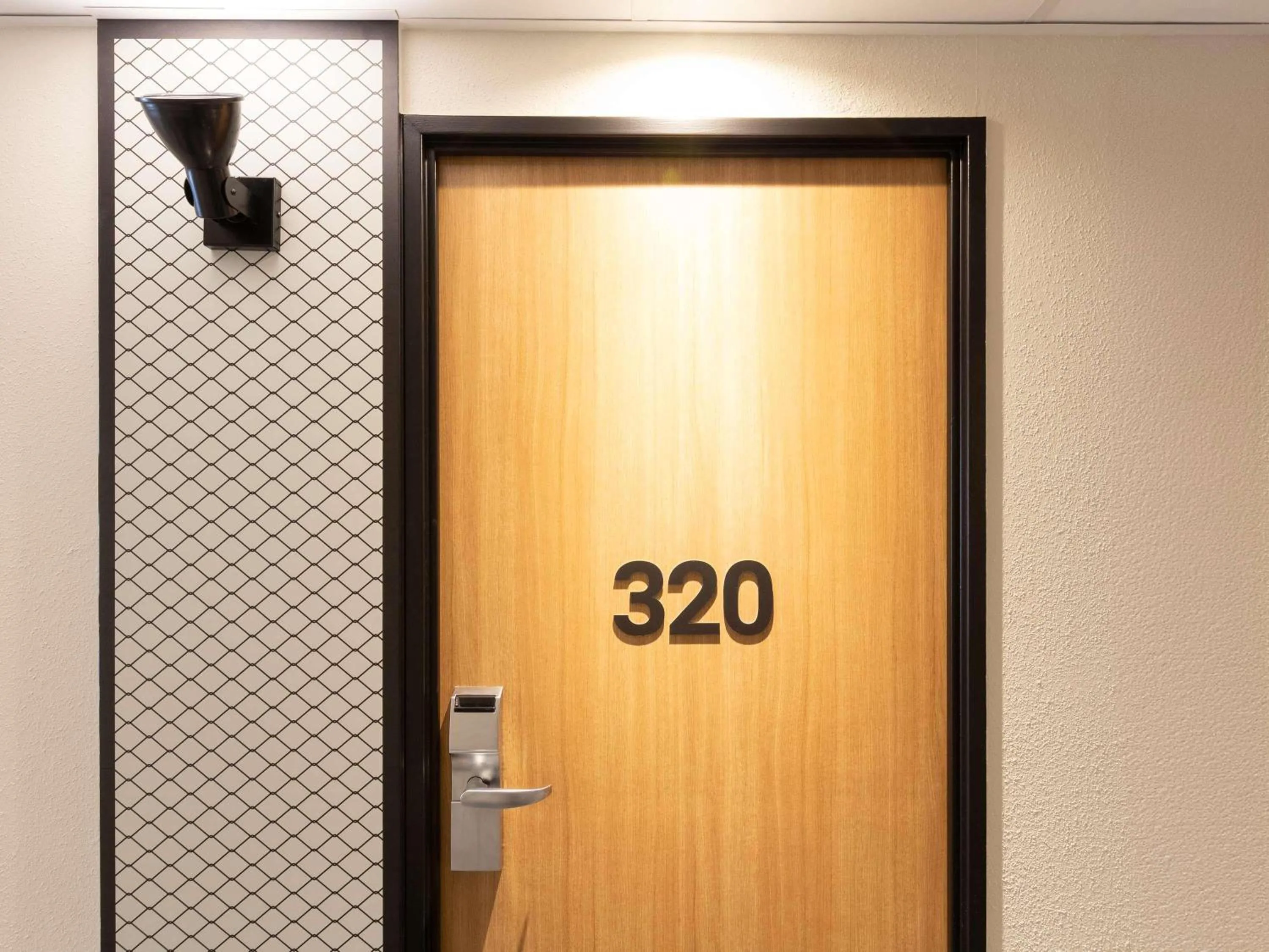 Bedroom in ibis Epinal Centre