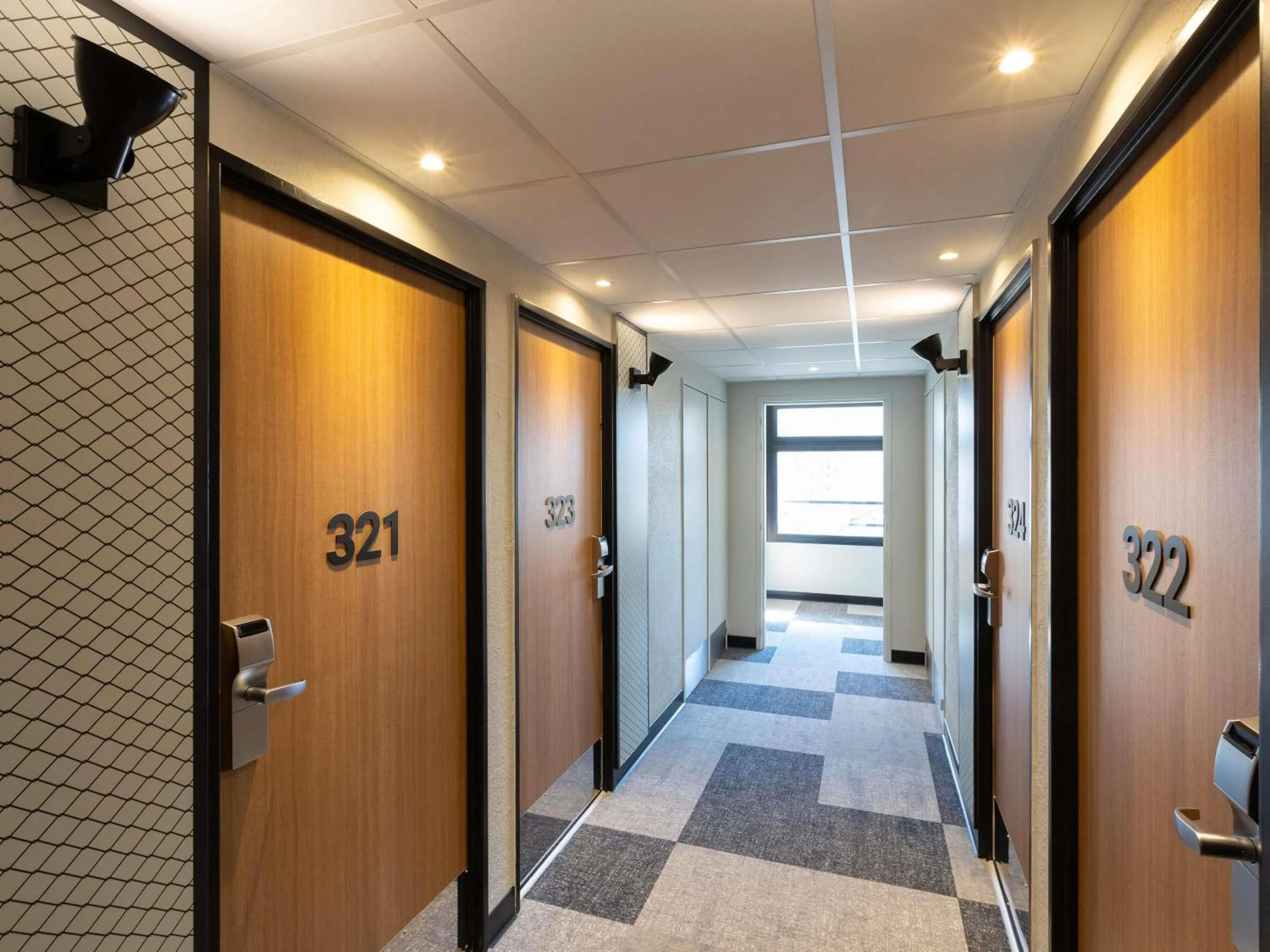 Bedroom in ibis Epinal Centre