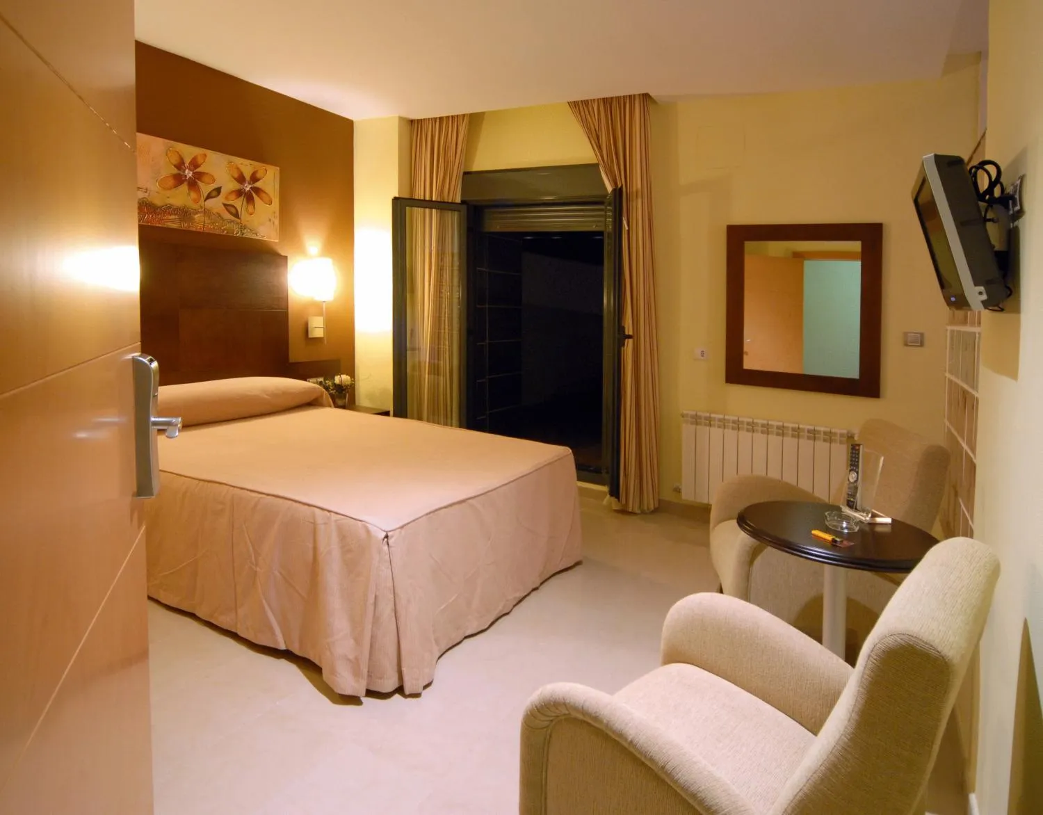 Photo of the whole room, Bed in Hotel Macami