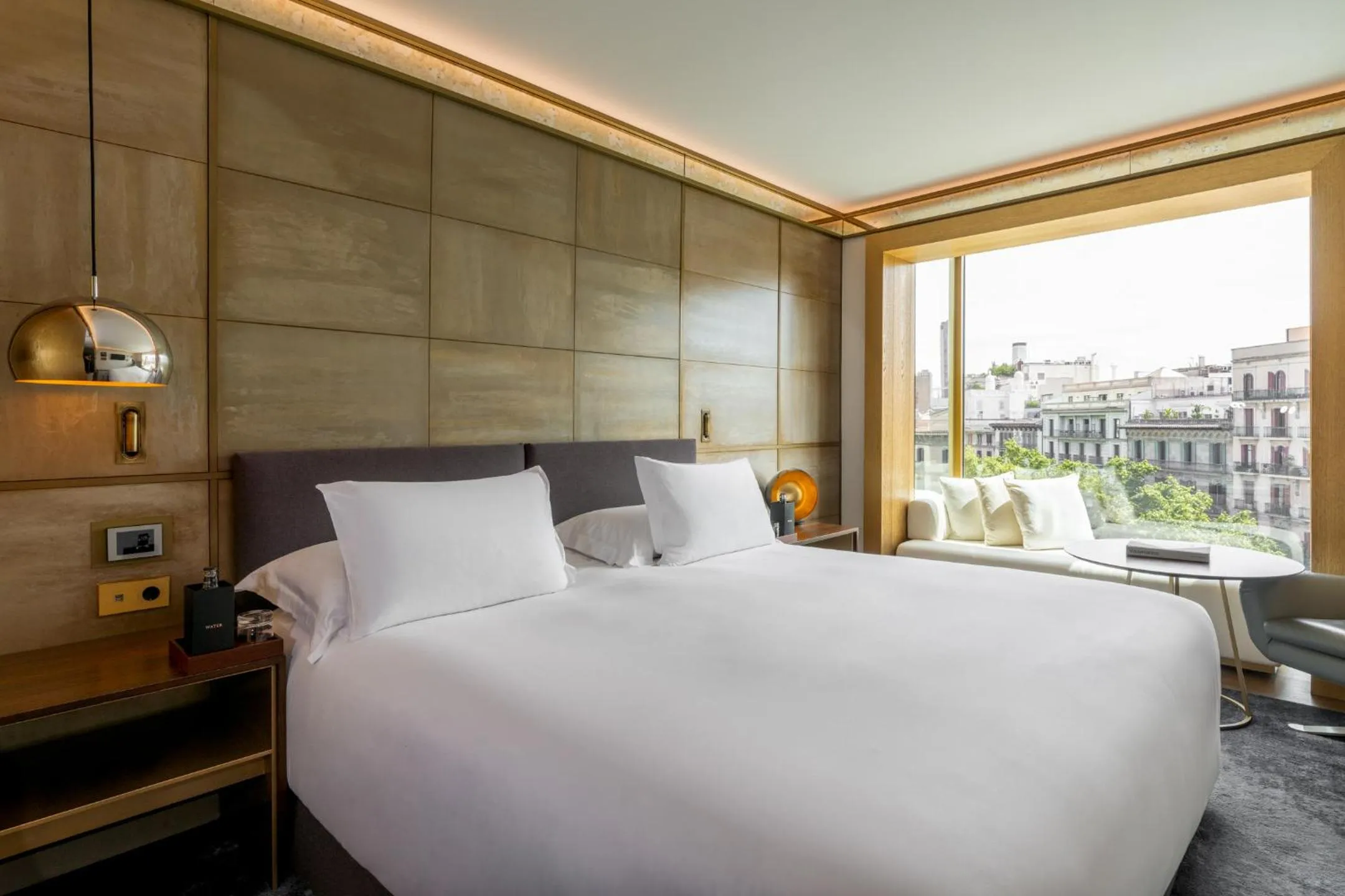 Bed in Almanac Barcelona