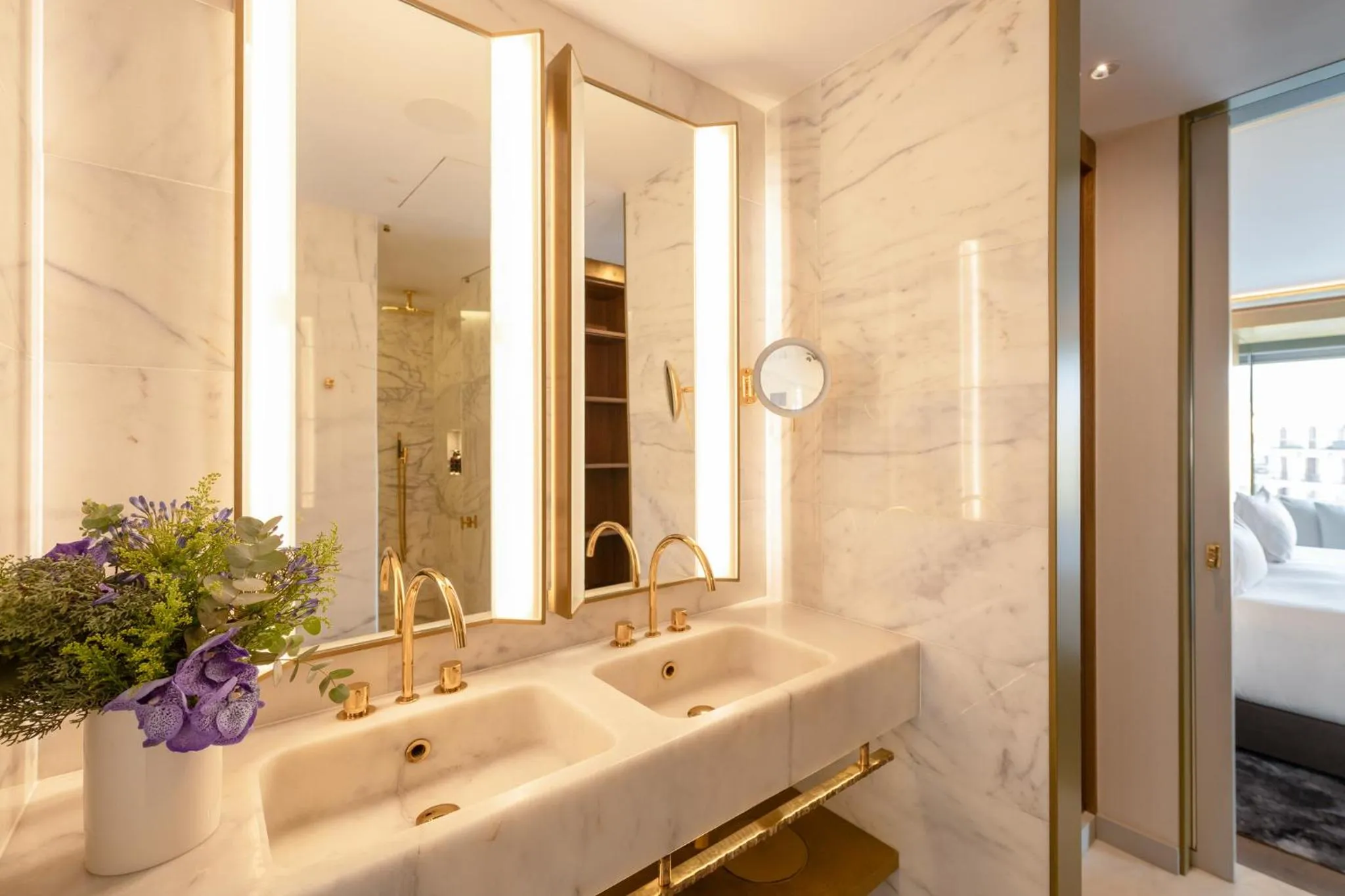 Shower in Almanac Barcelona