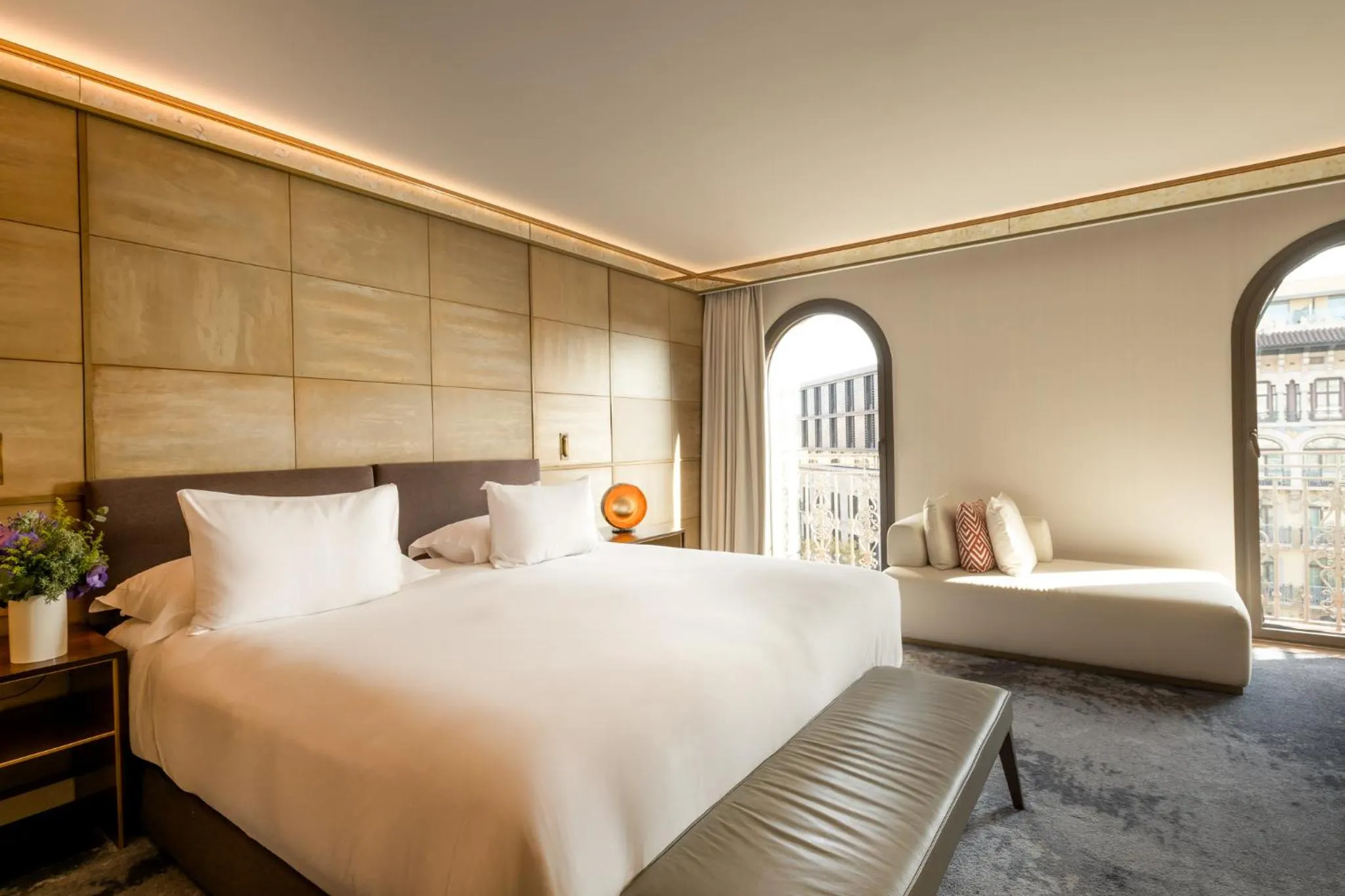 City view, Bed in Almanac Barcelona