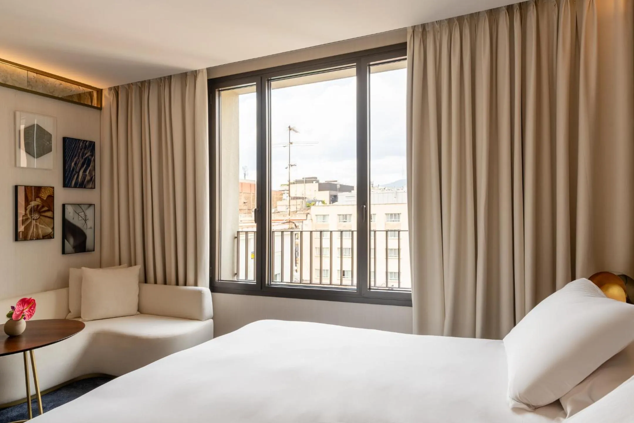 View (from property/room), Bed in Almanac Barcelona