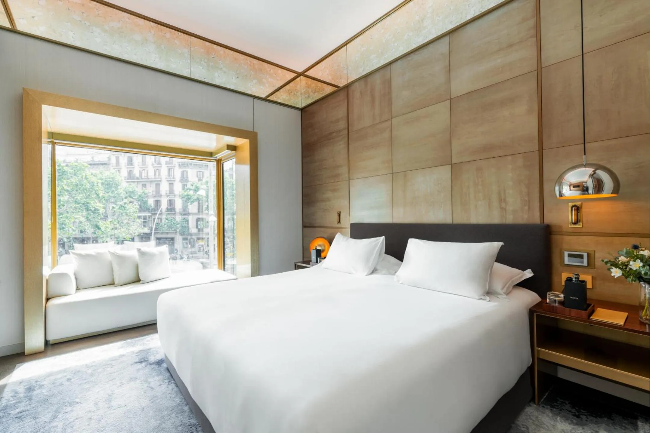 Bed in Almanac Barcelona