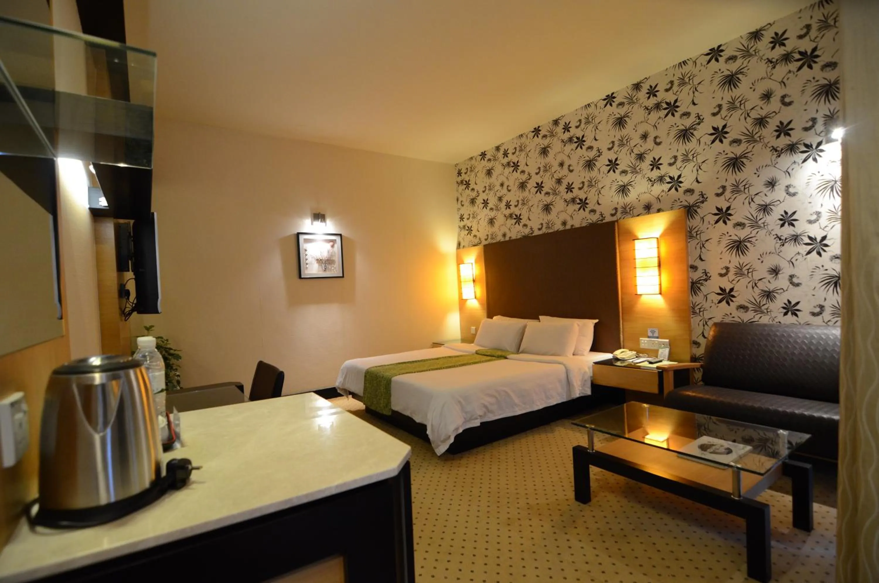 Photo of the whole room, Bed in Eastwood Valley Golf & Country Club