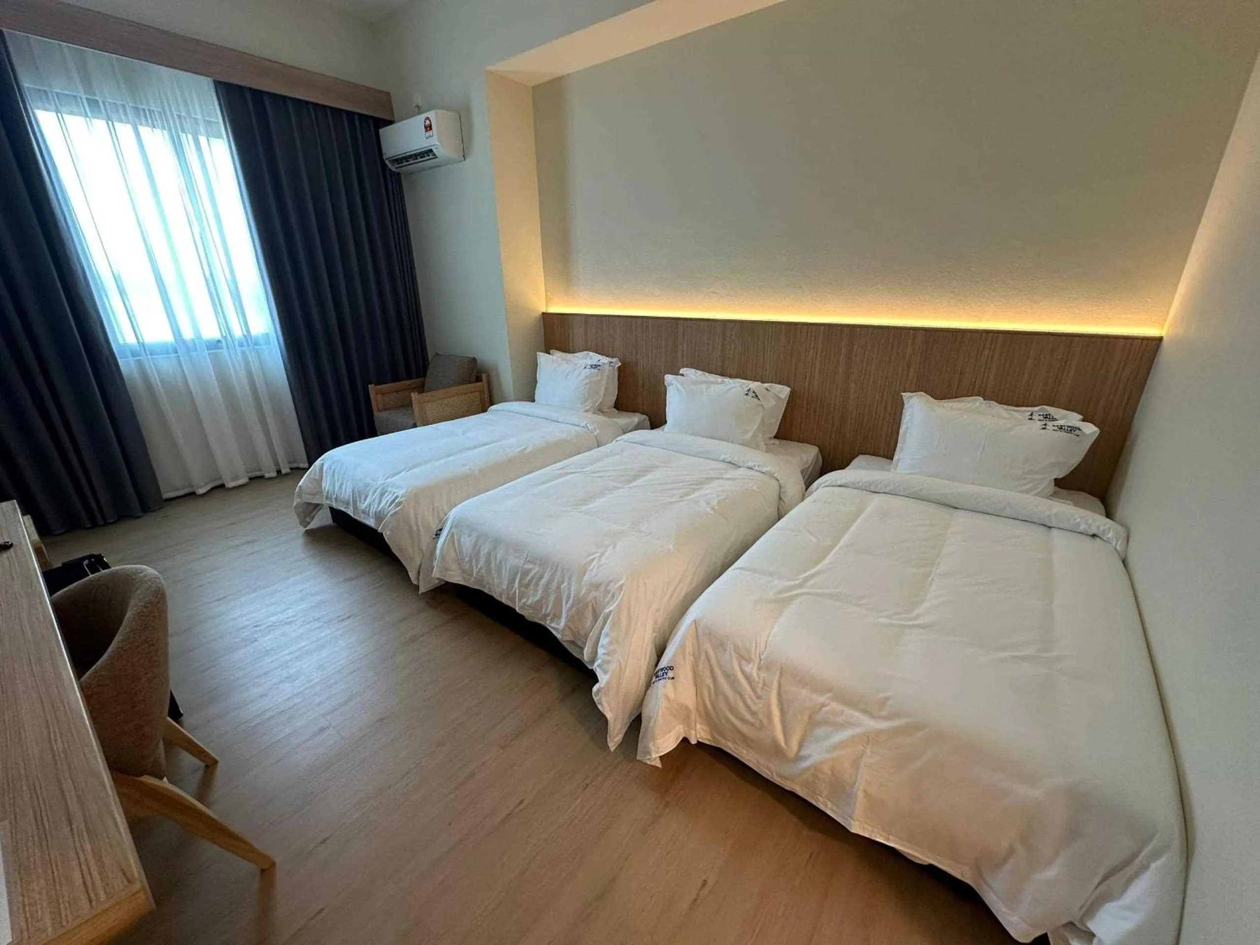 Bed in Eastwood Valley Golf & Country Club