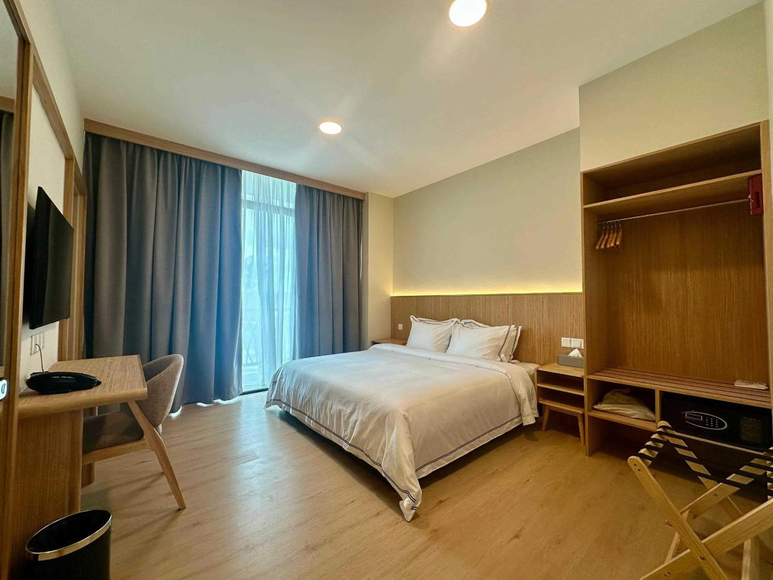 Bed in Eastwood Valley Golf & Country Club