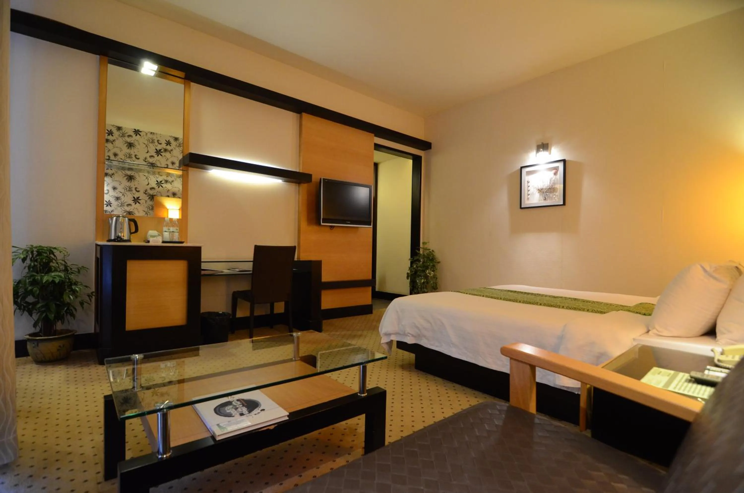 Photo of the whole room, Bed in Eastwood Valley Golf & Country Club