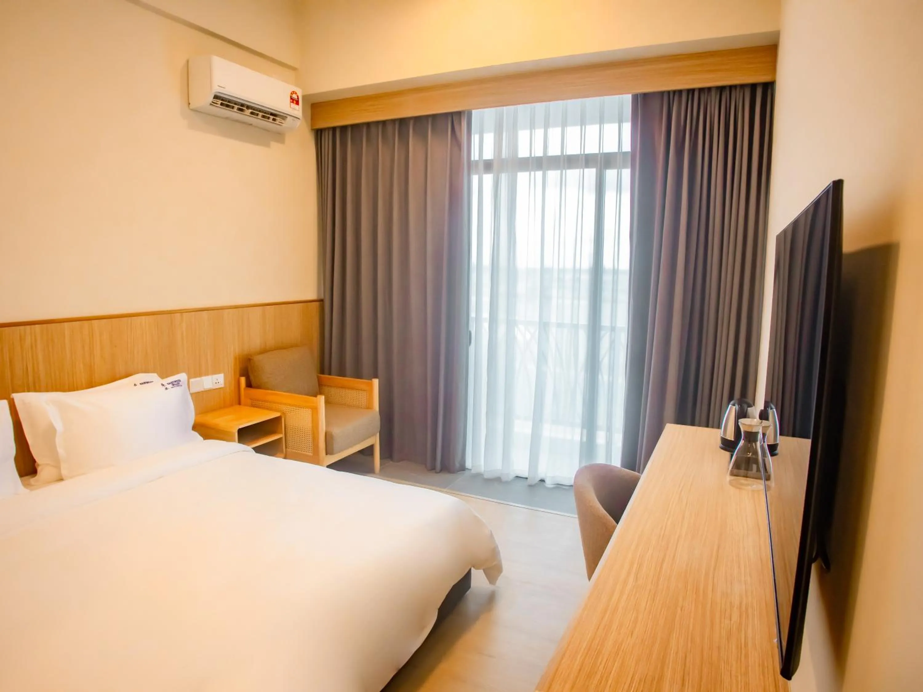 Property building, Bed in Eastwood Valley Golf & Country Club