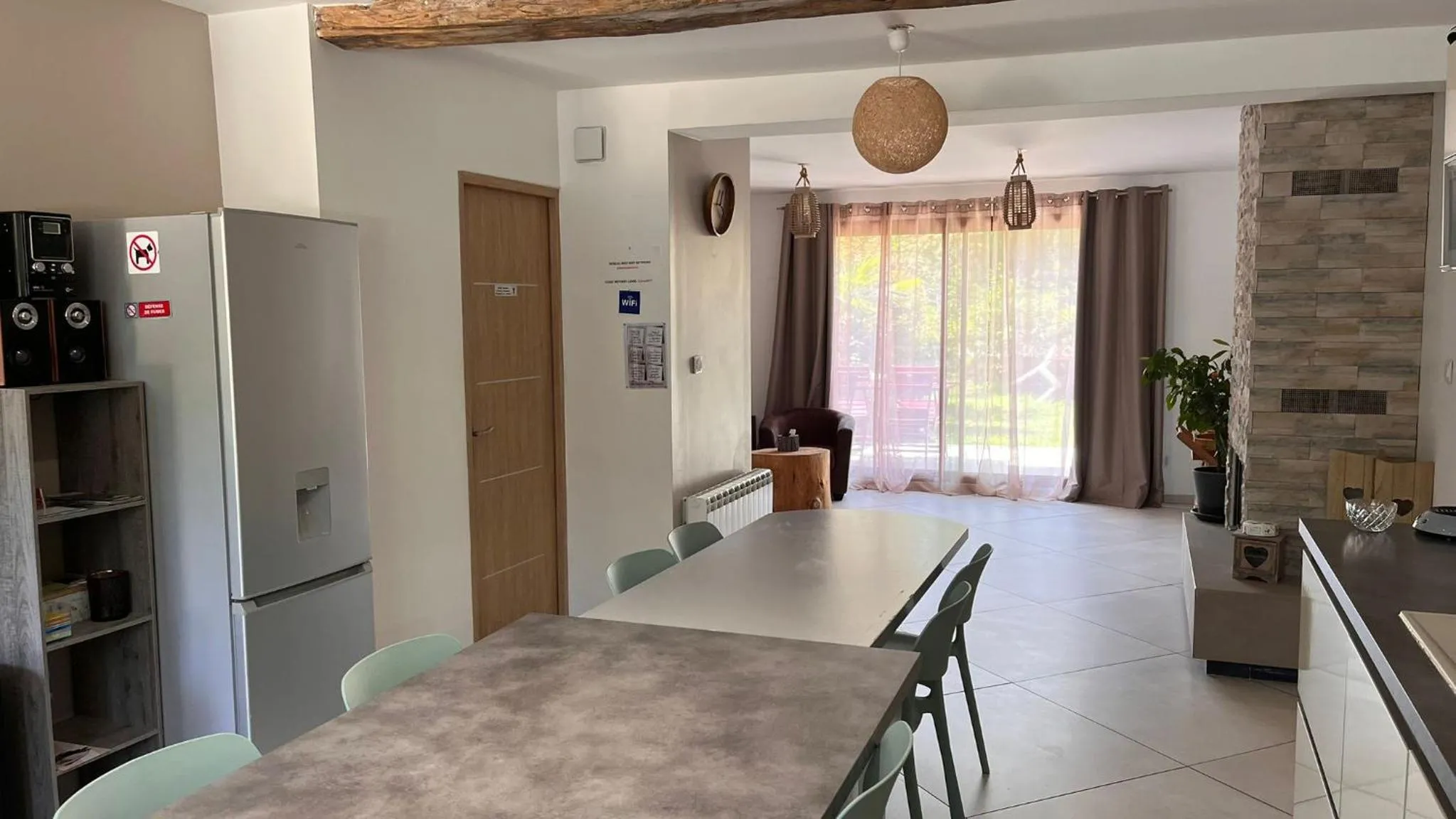 Communal kitchen in La ferme de Coron