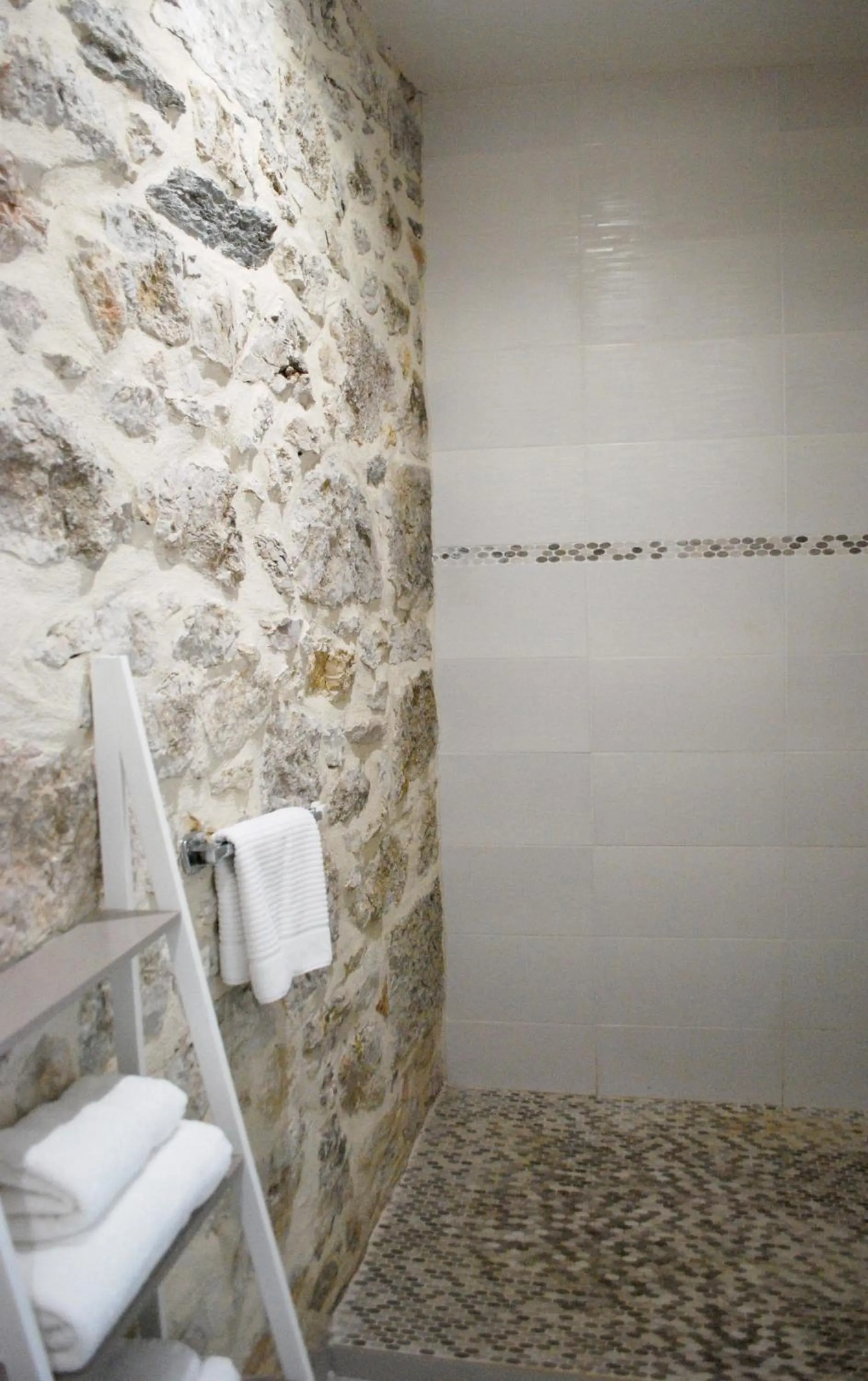 Shower in La ferme de Coron