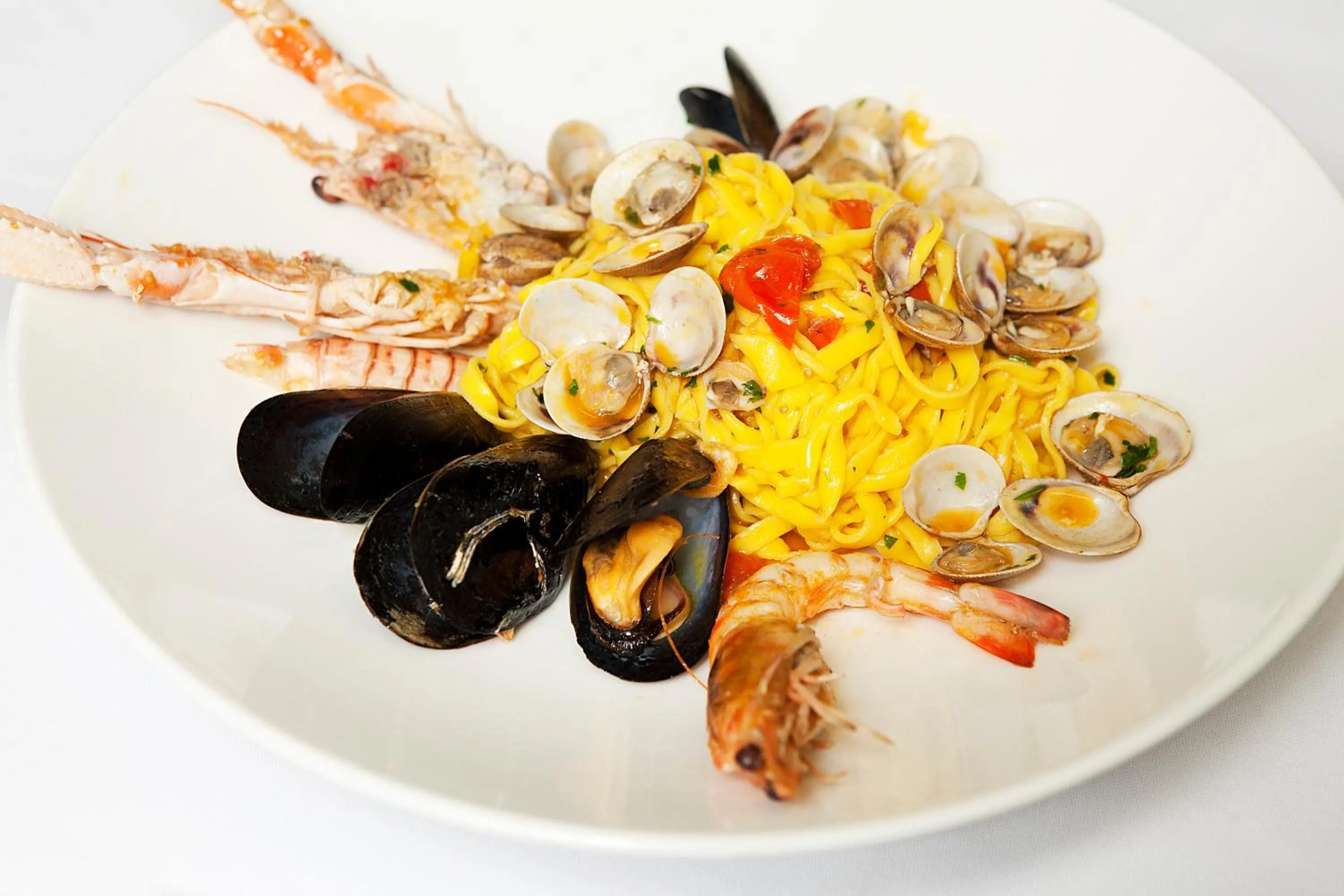 Restaurant/places to eat in Hotel Augustus