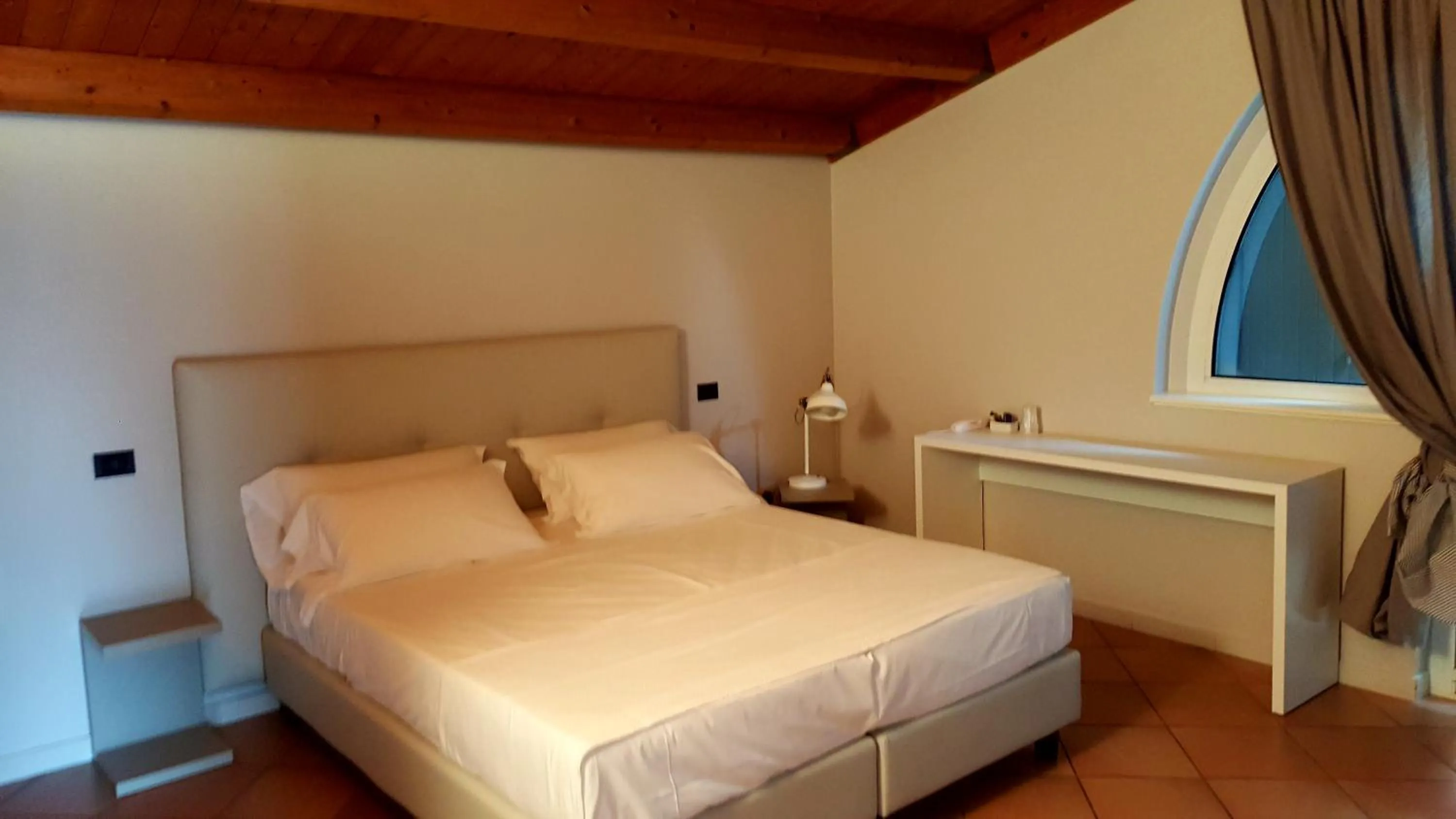 Bed in Hotel Augustus