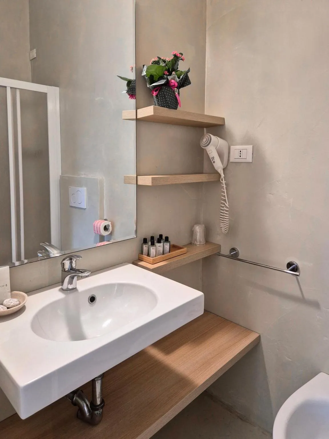 Toilet in Hotel Augustus