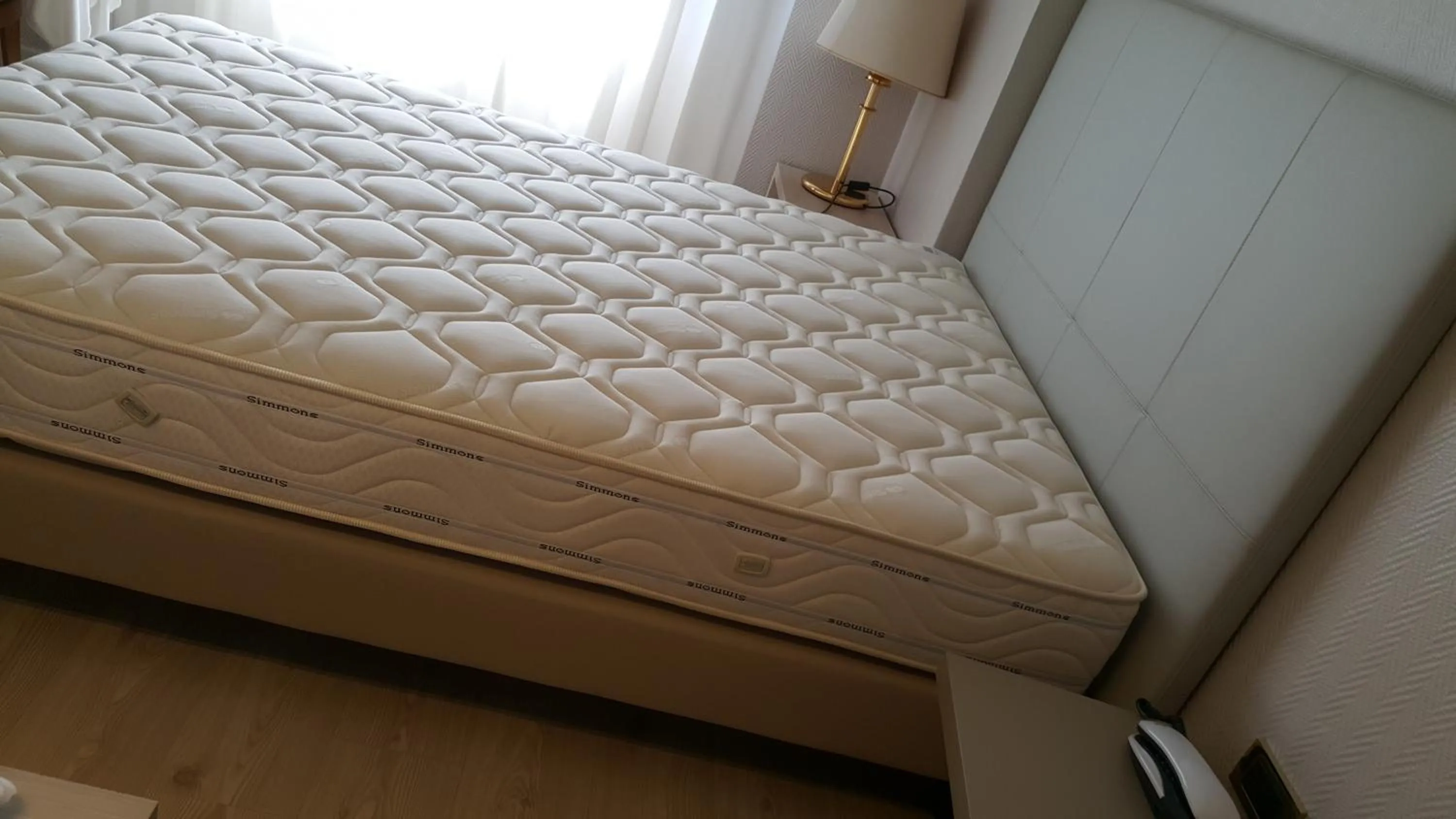 Bed in Hotel Augustus
