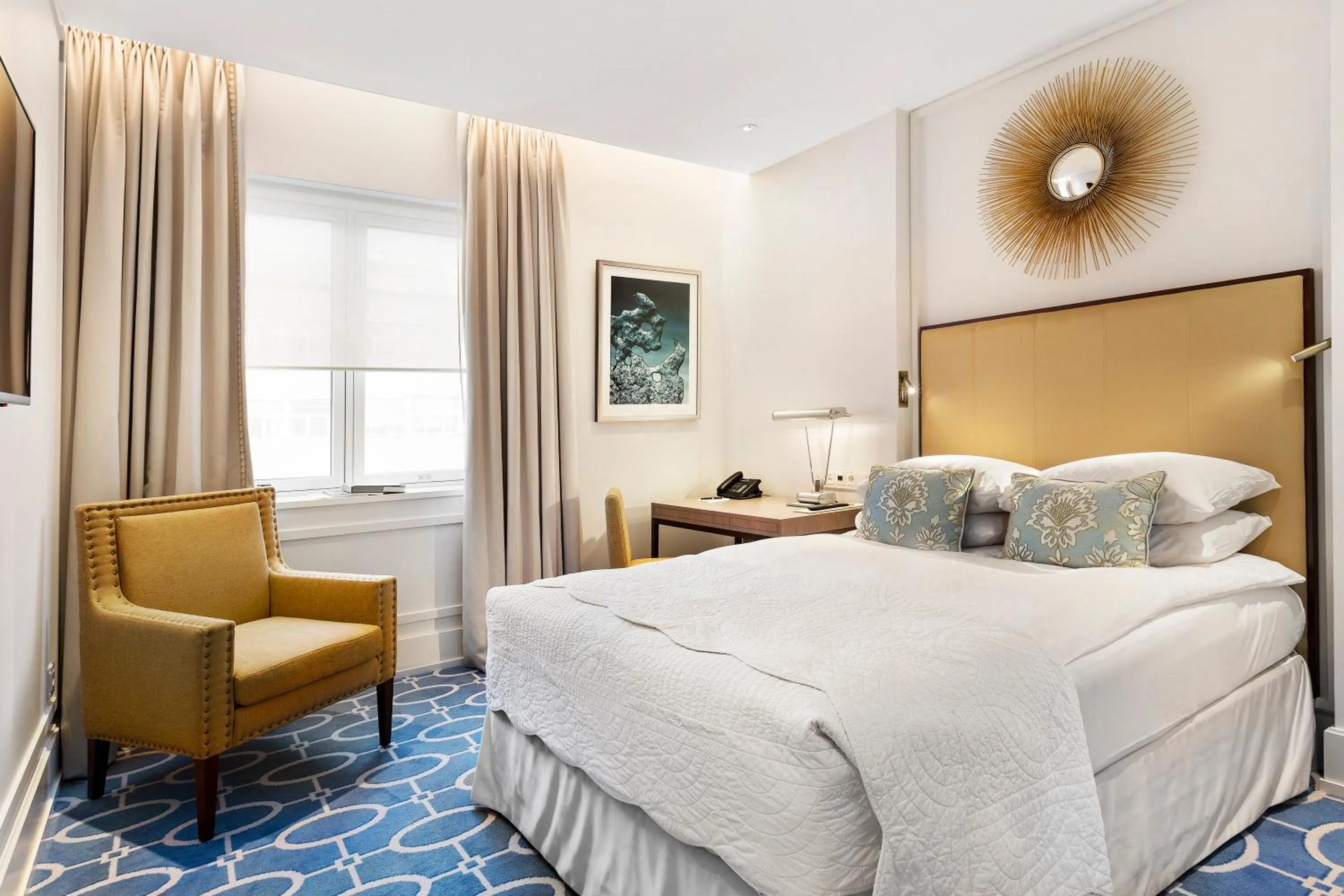 Bed in Hotel Continental