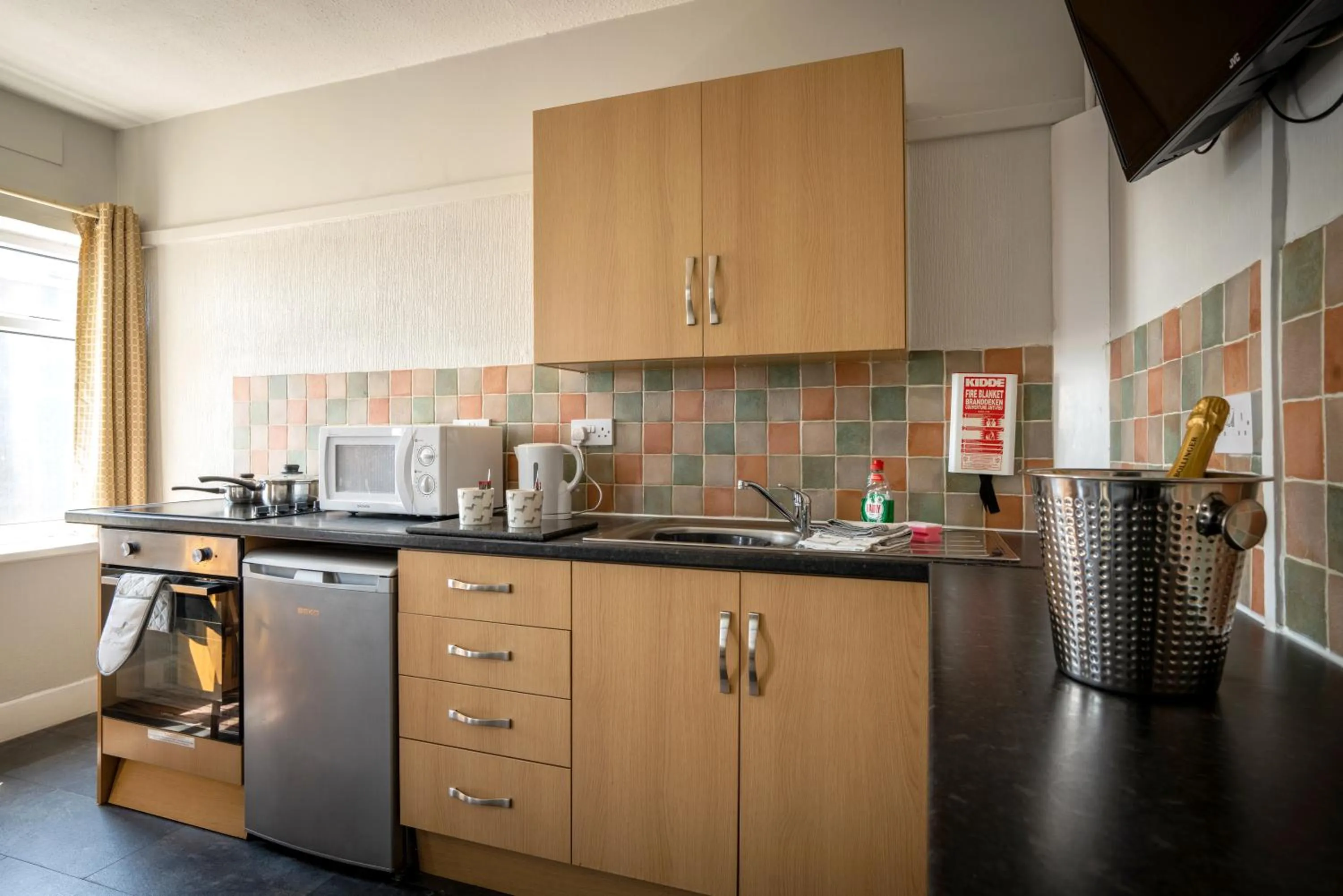Kitchen or kitchenette in Coasters Holiday Apartments