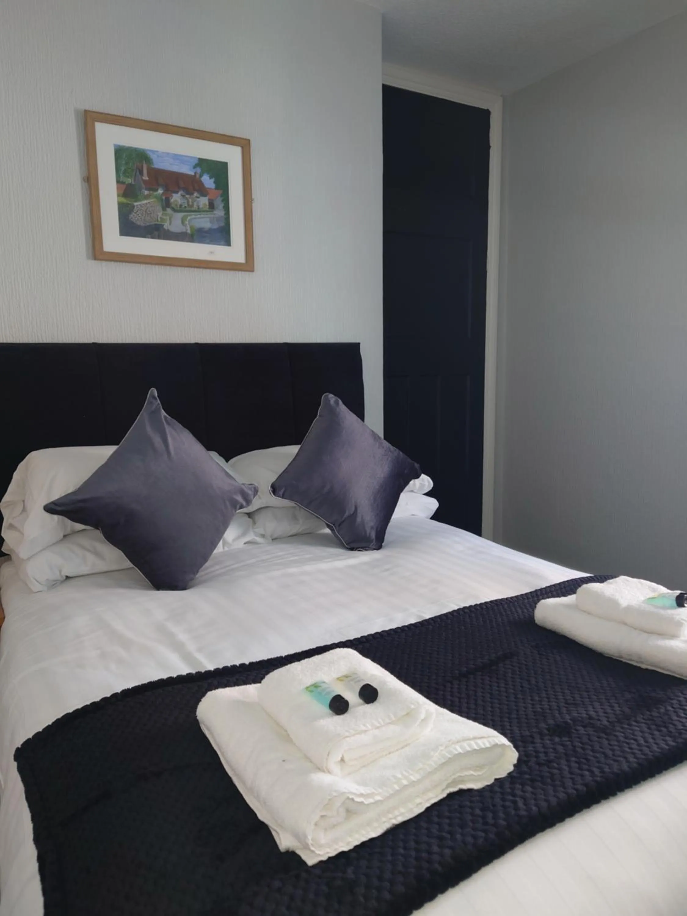 Bed in Coasters Holiday Apartments