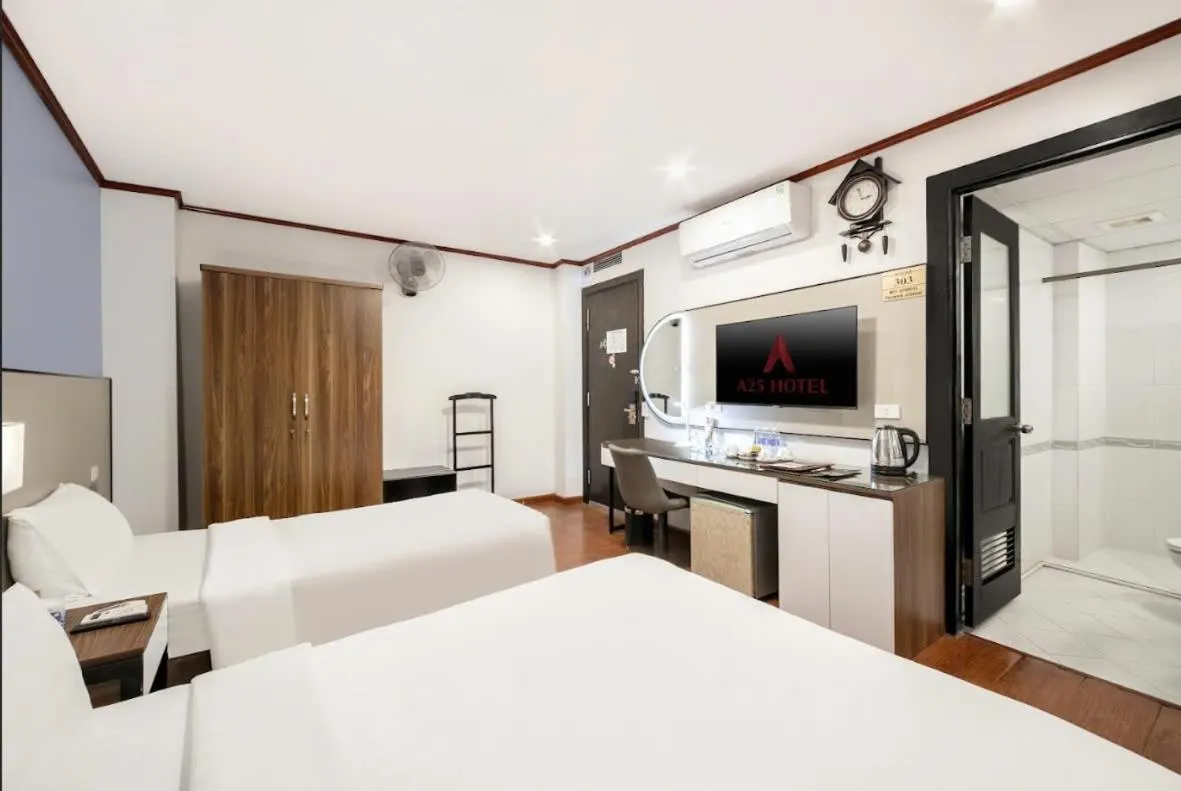 Bed in A25 Hotel - 28 Trần Quý Cáp