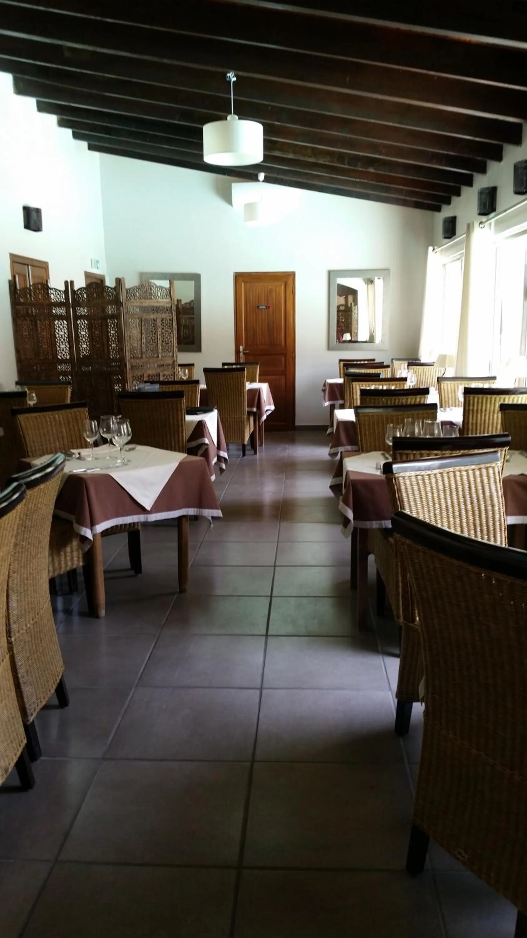 Restaurant/places to eat in Logis Hôtel - Restaurant Résidence Les Cèdres